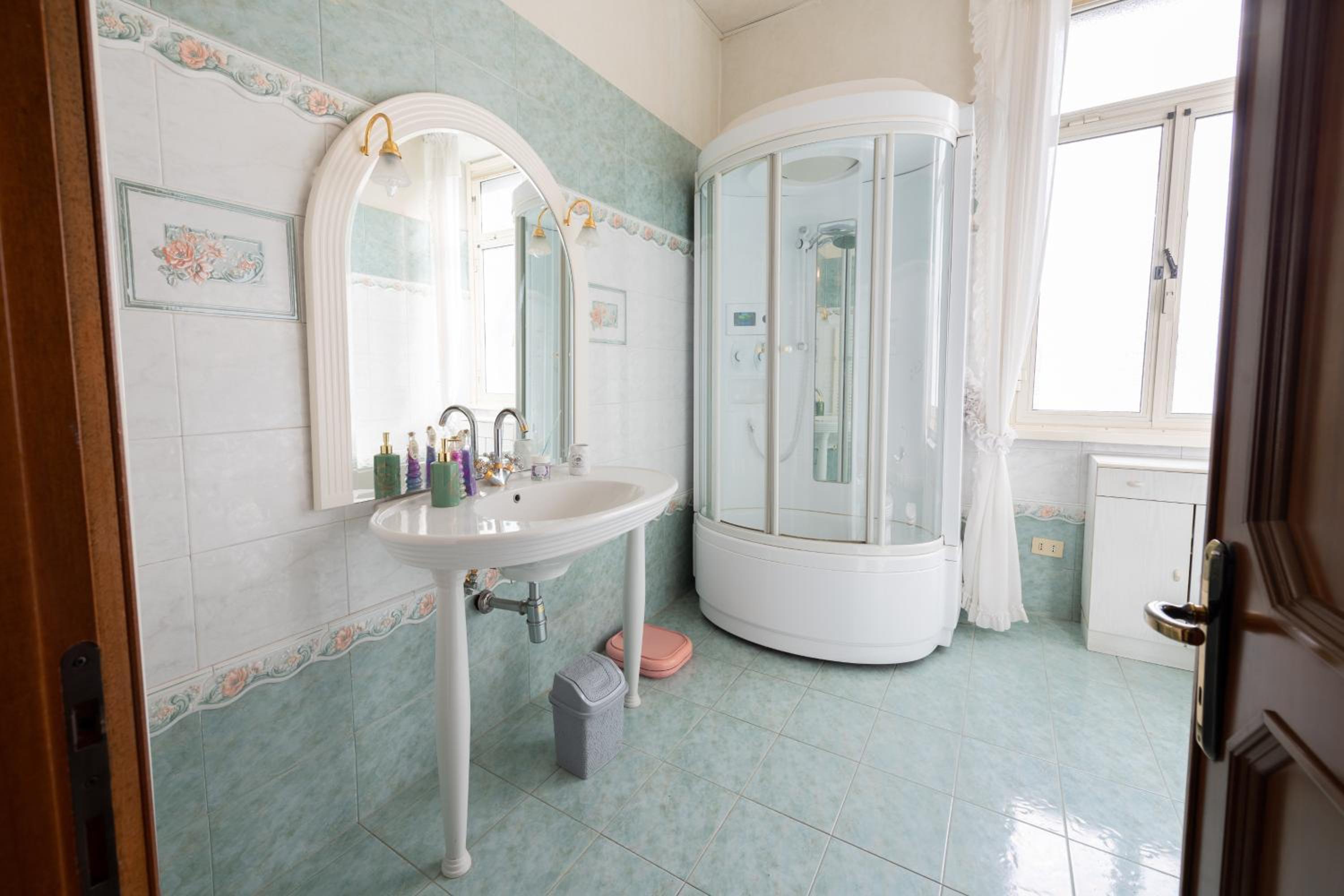 Dimora Armanda en Rome — bathroom