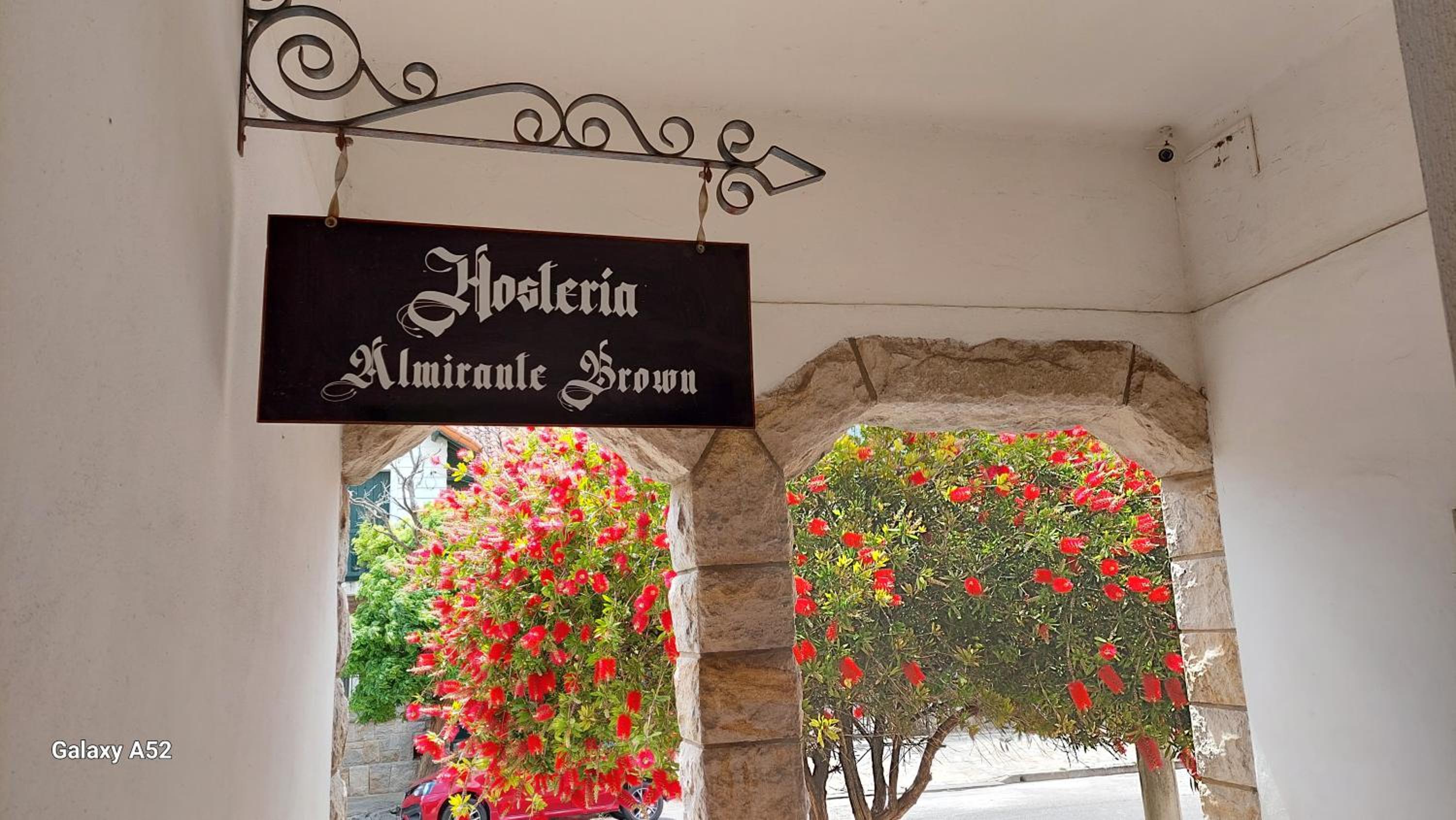 Hostería Almirante Brown