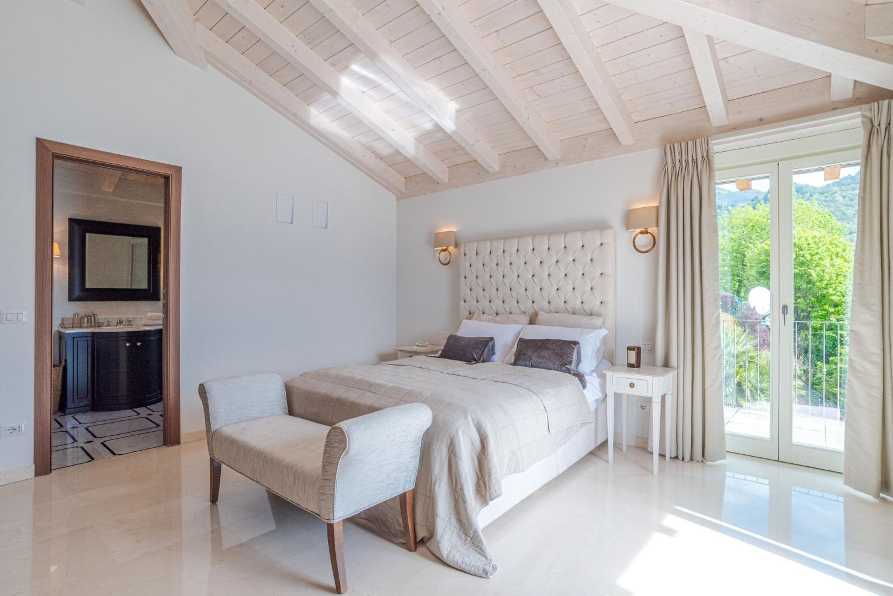 Villa Rosa - Plesio by LoveComo