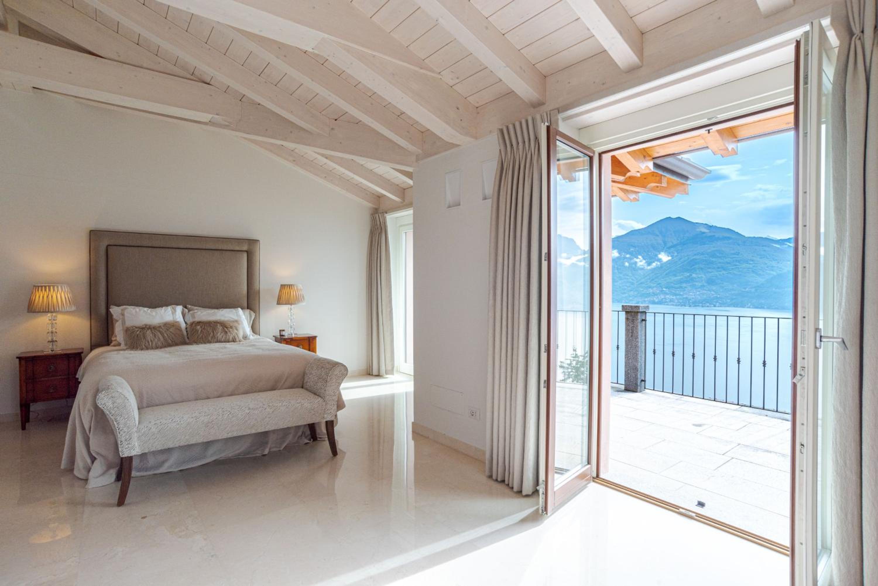 Villa Rosa - Plesio by LoveComo