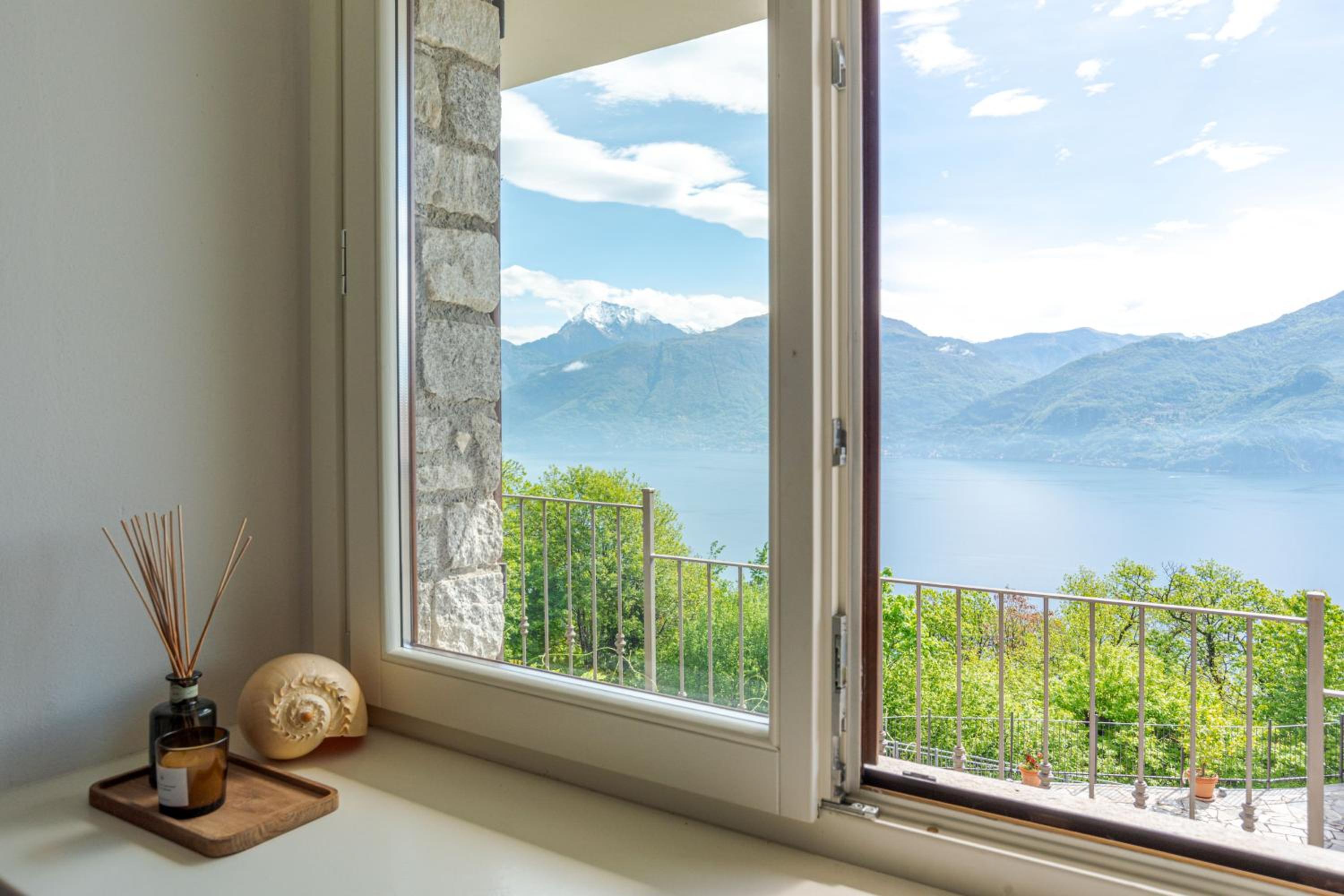 Villa Rosa - Plesio by LoveComo