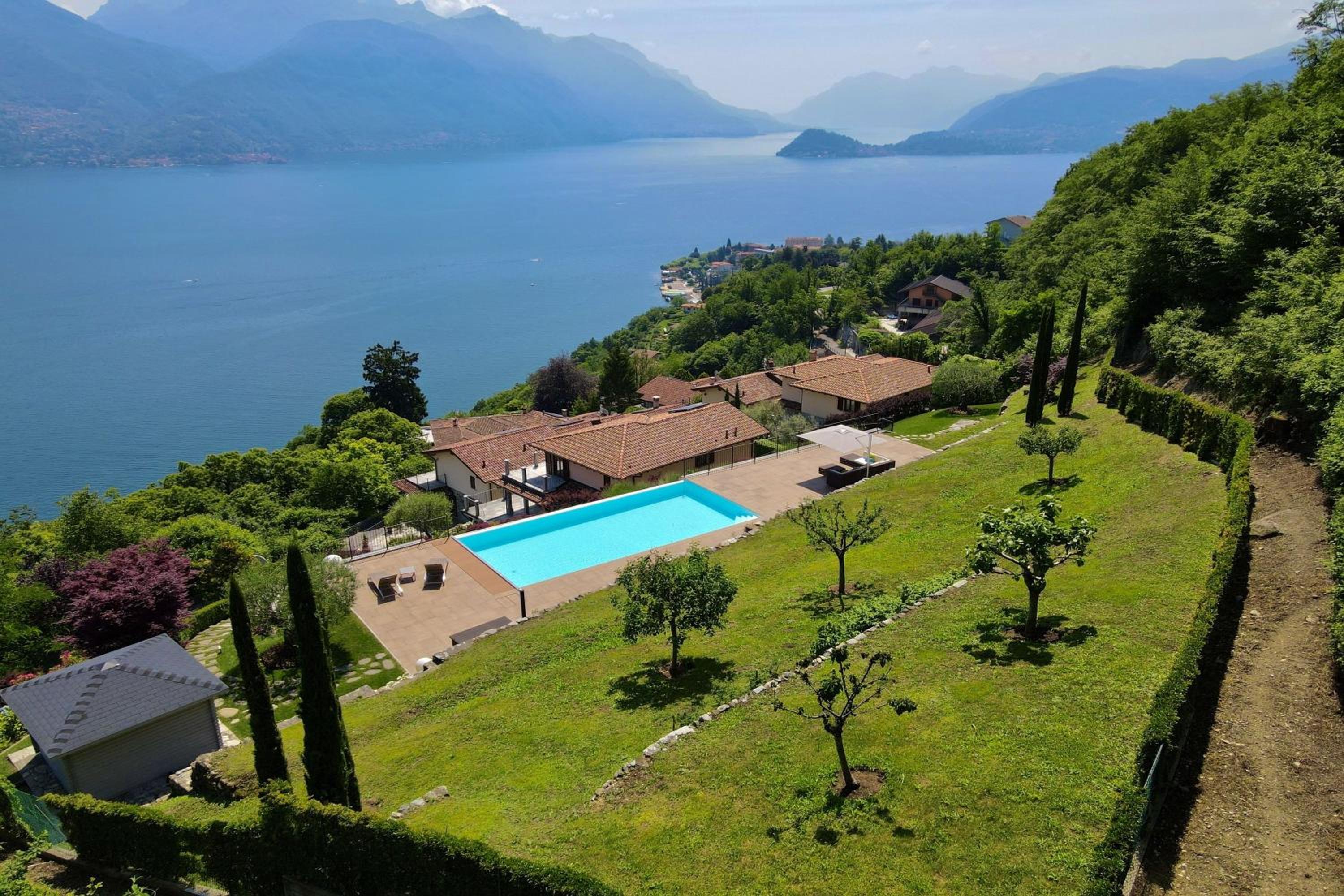Villa Rosa - Plesio by LoveComo