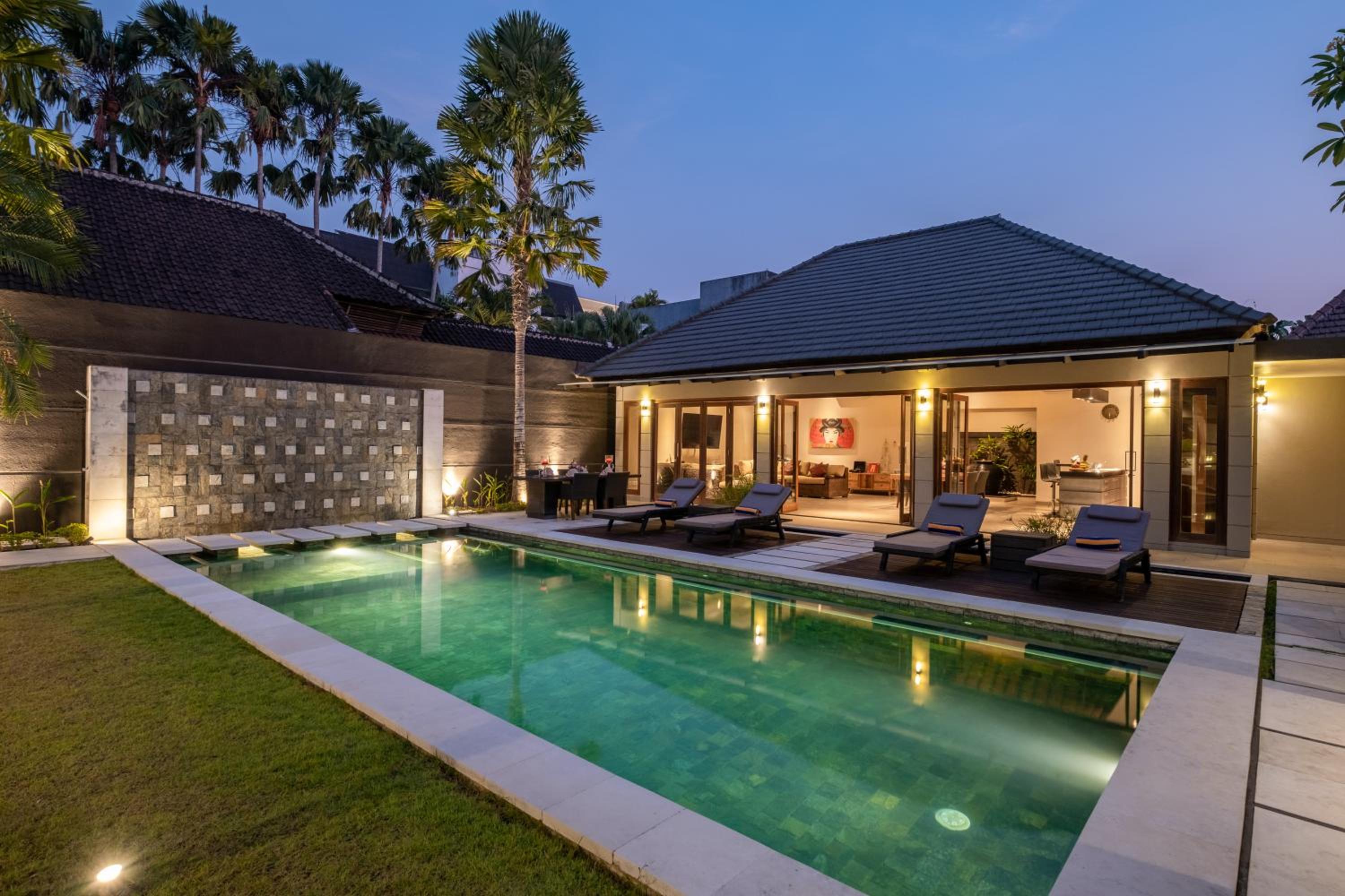 Villa 500m2 with 14m Pool, BBQ, Pinball - Seminyak