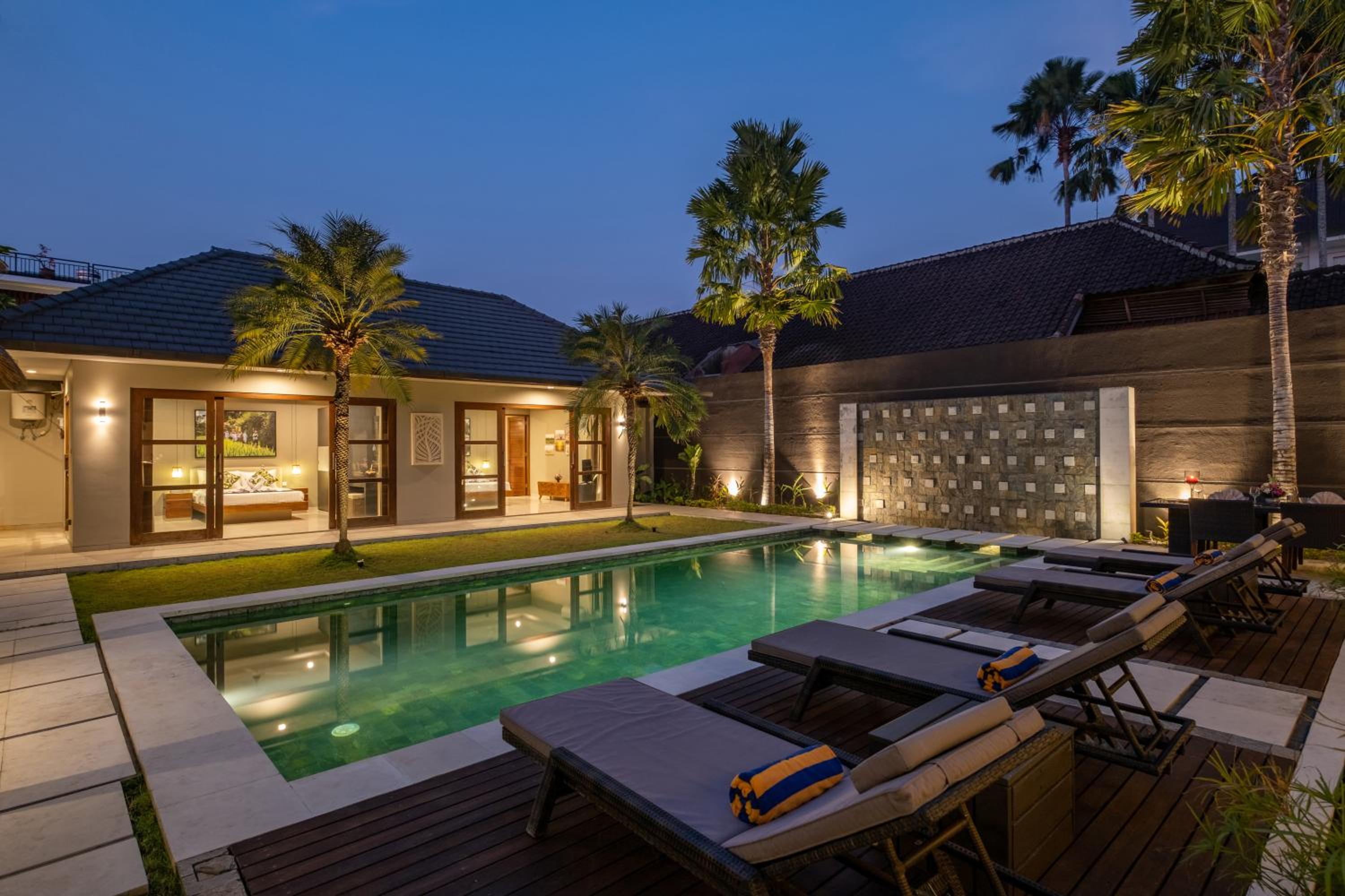 Villa 500m2 with 14m Pool, BBQ, Pinball - Seminyak