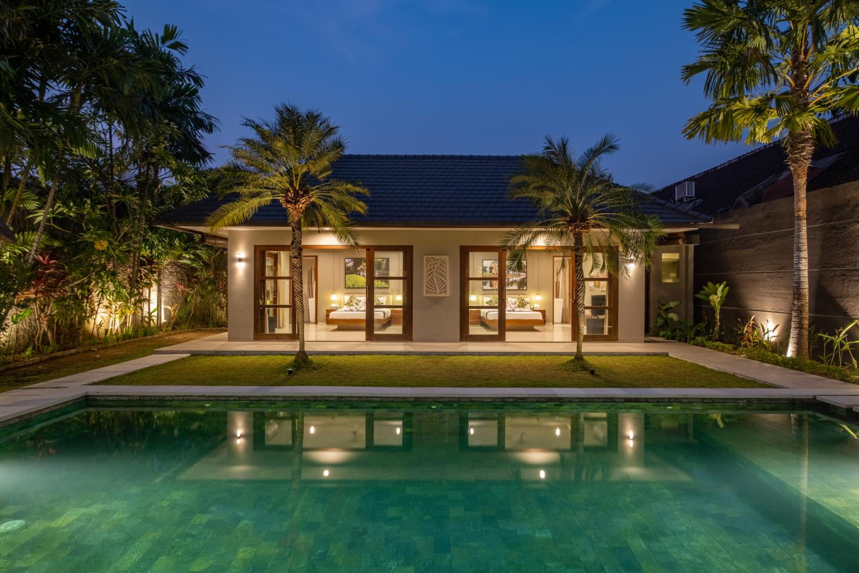 Villa 500m2 with 14m Pool, BBQ, Pinball - Seminyak