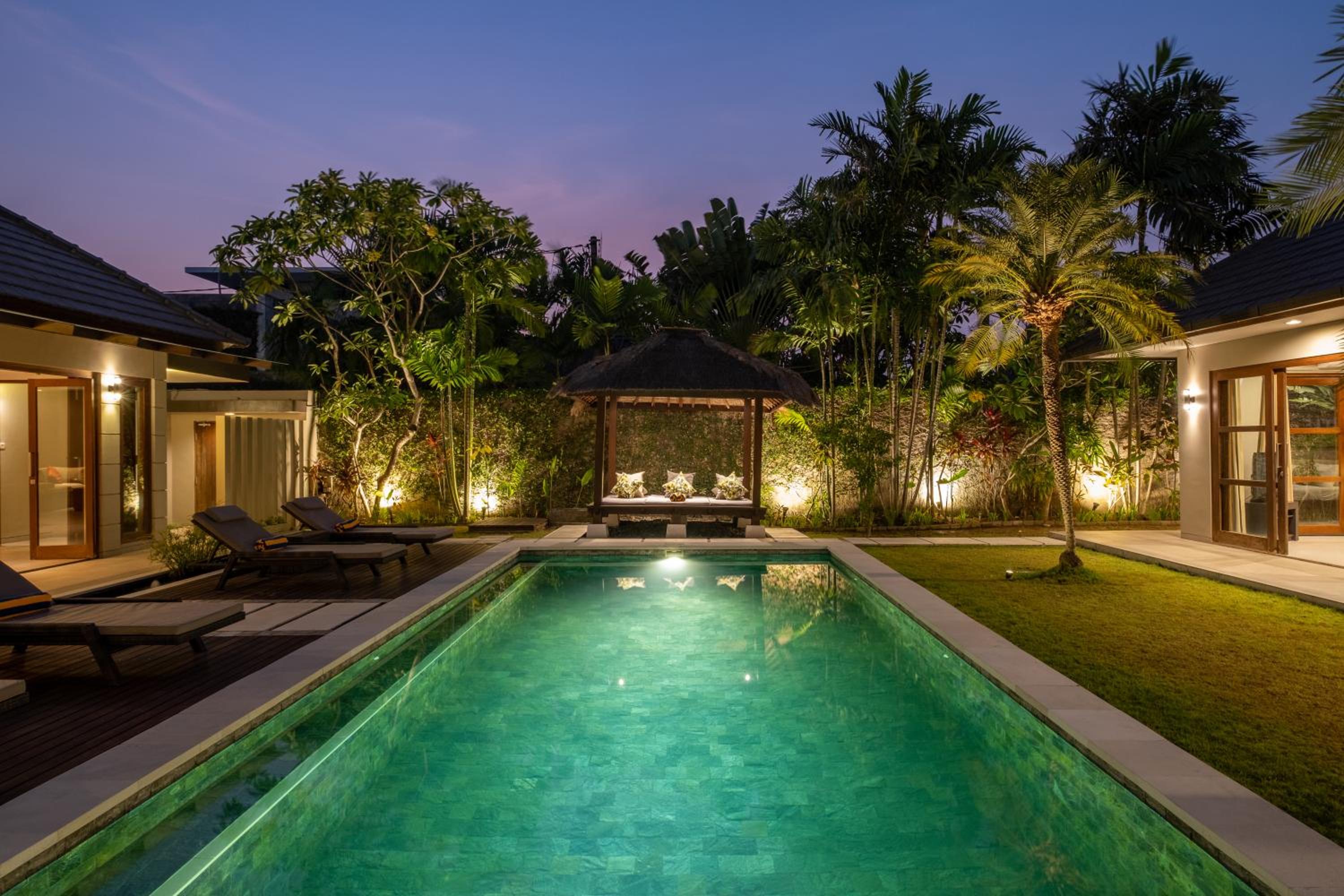 Villa 500m2 with 14m Pool, BBQ, Pinball - Seminyak