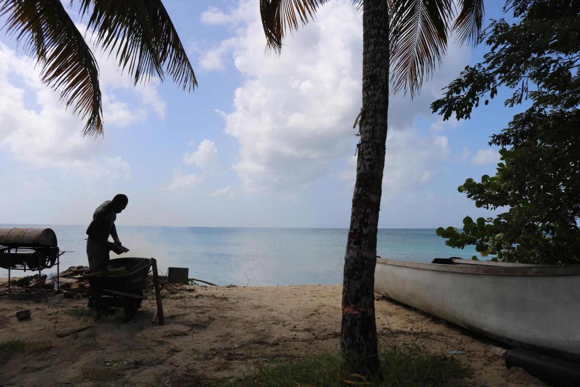 Apartment 5, Kenridge Residences, Comfortable/close to beach