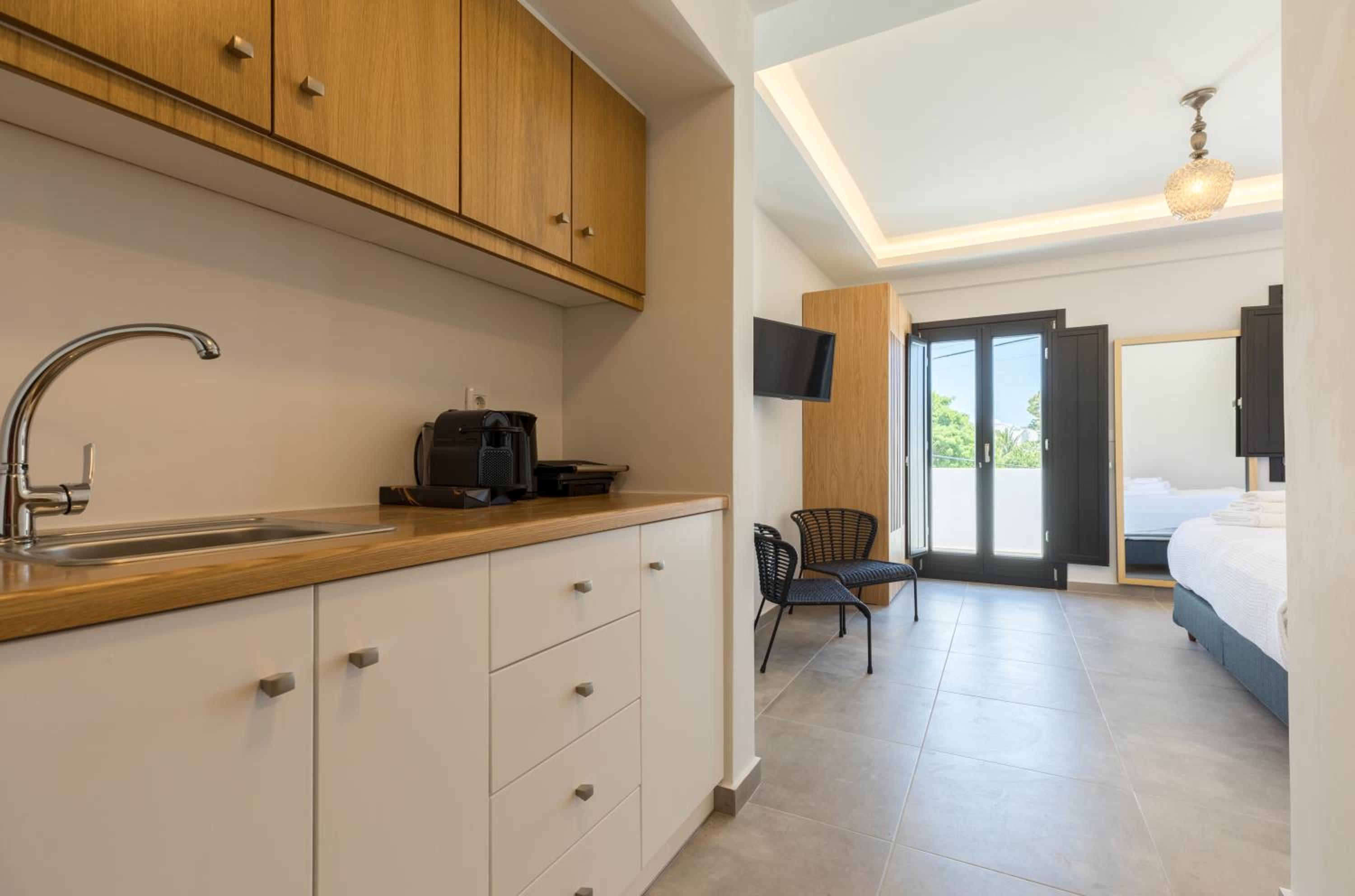 Nostos Apartments Kamari