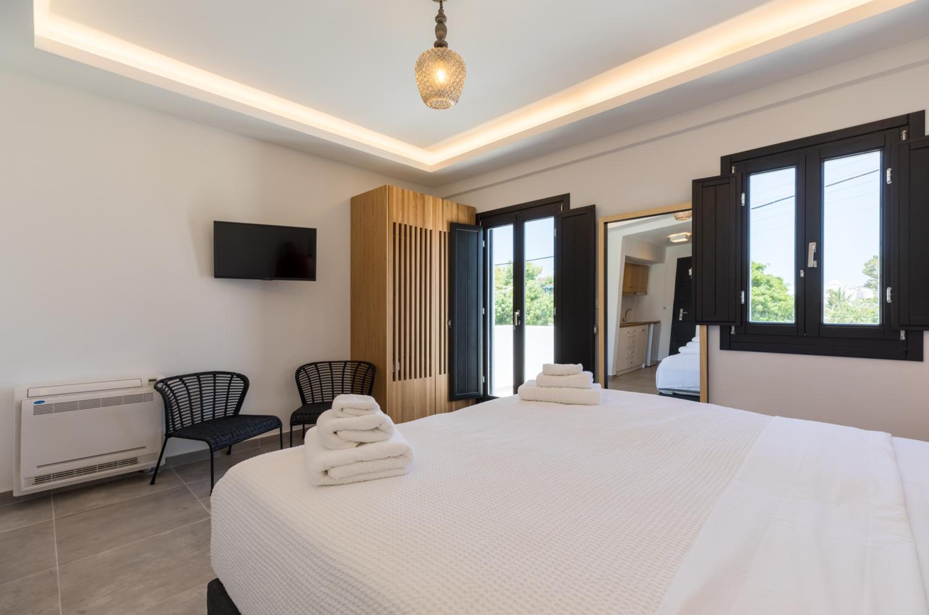Nostos Apartments Kamari