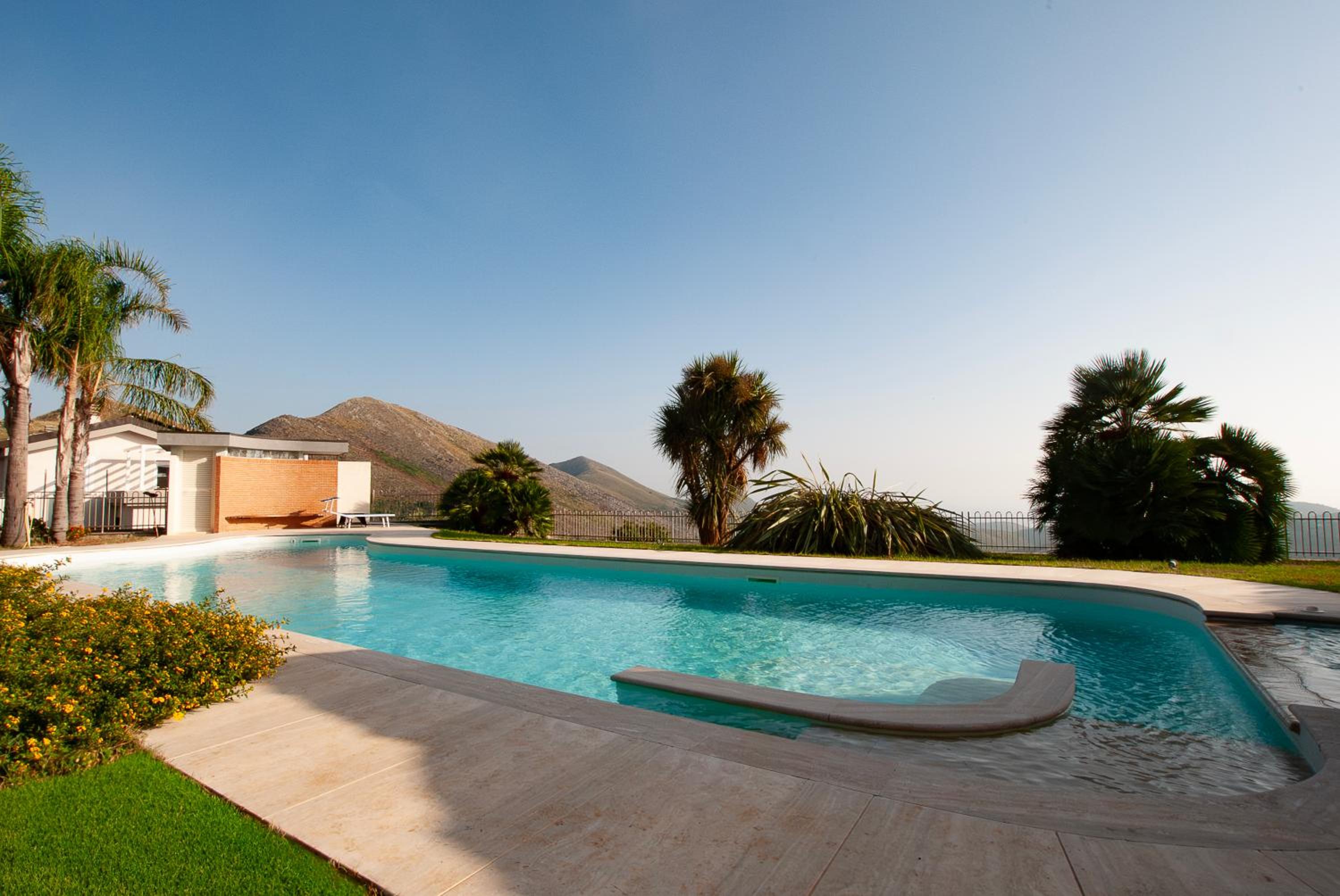 Vista Paradiso 1 view 2