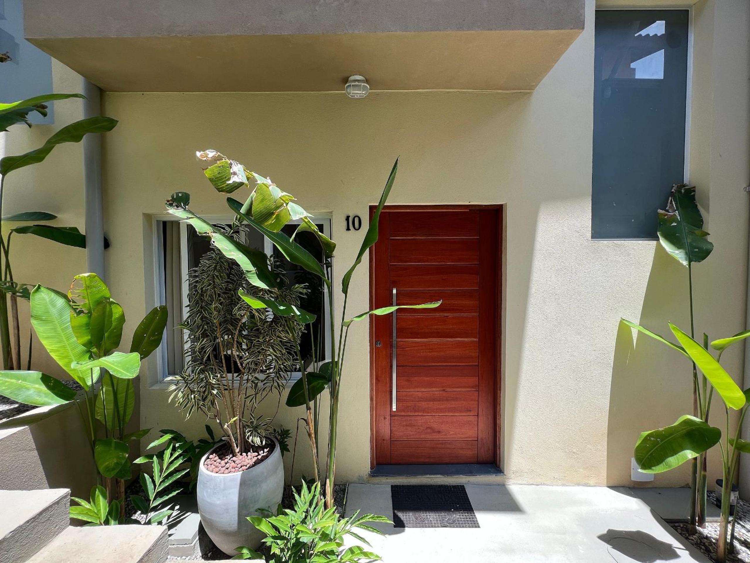 Casa a poucos metros da Praia de Santiago