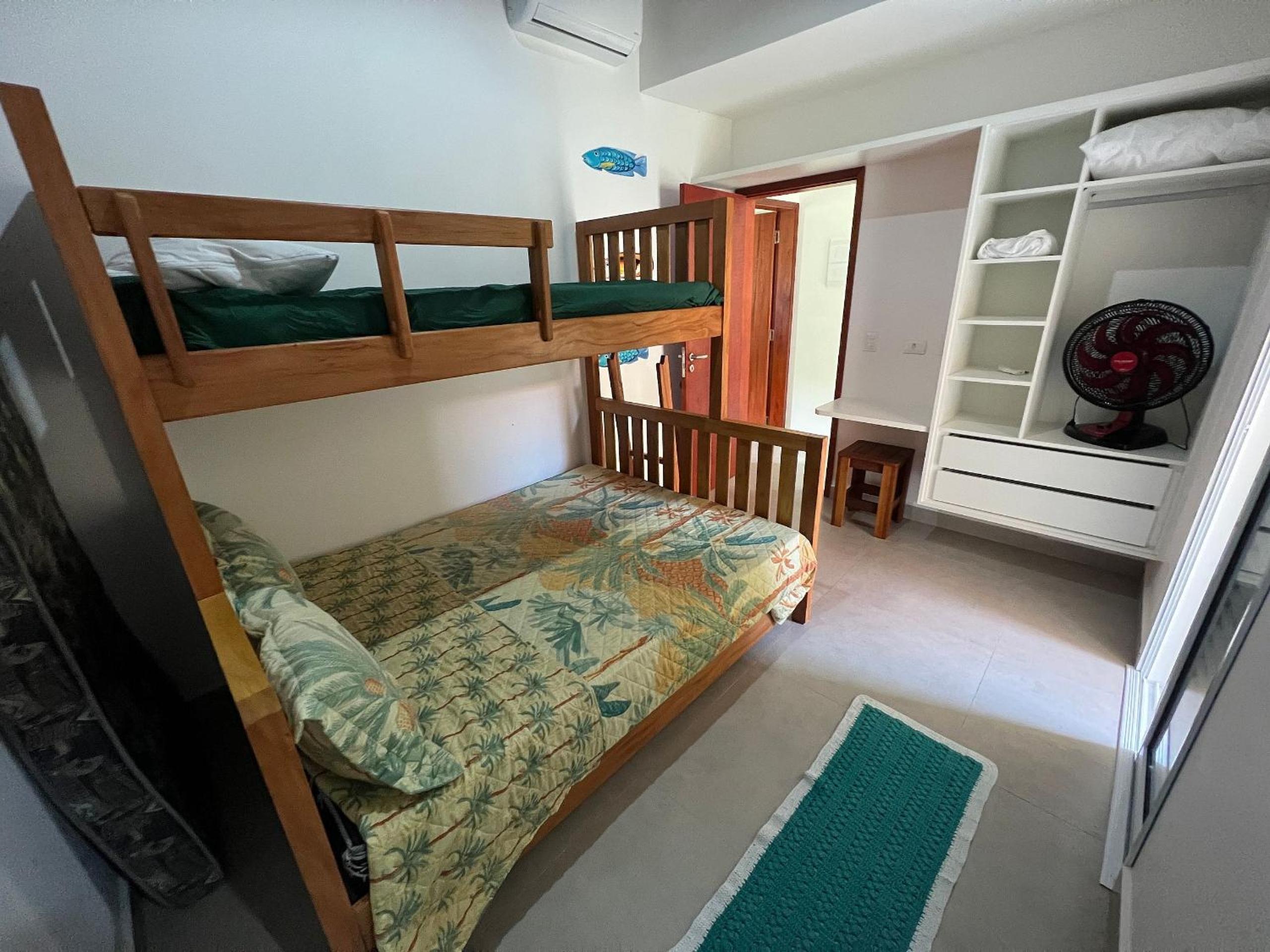 Casa a poucos metros da Praia de Santiago