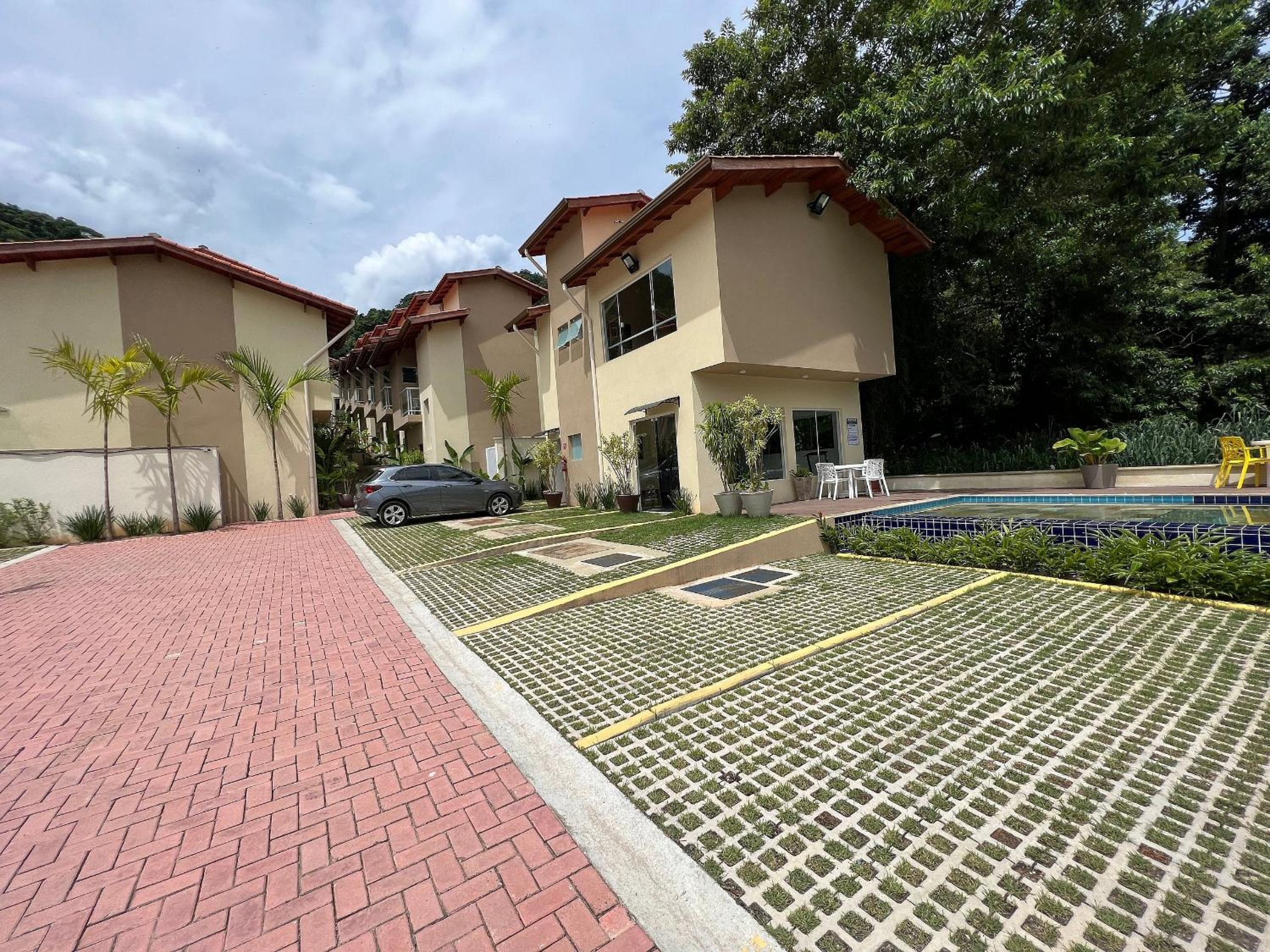 Casa a poucos metros da Praia de Santiago