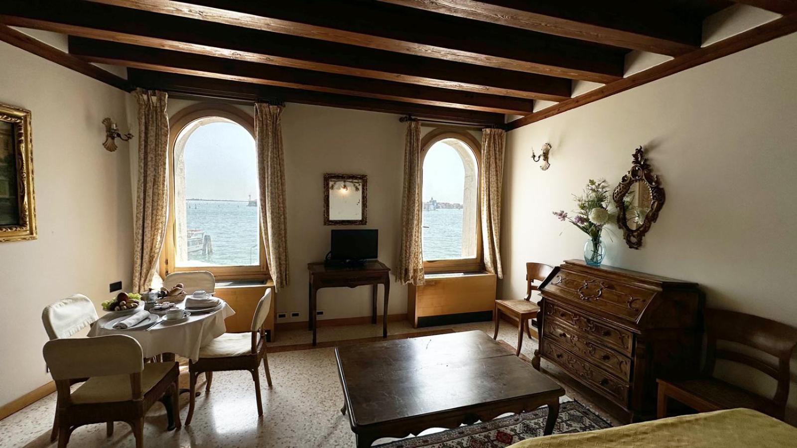 San Simeon Apartments