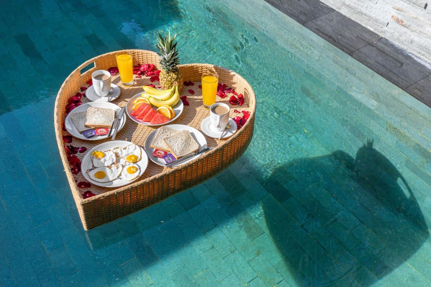 Villa 500m2 with 14m Pool, BBQ, Pinball - Seminyak
