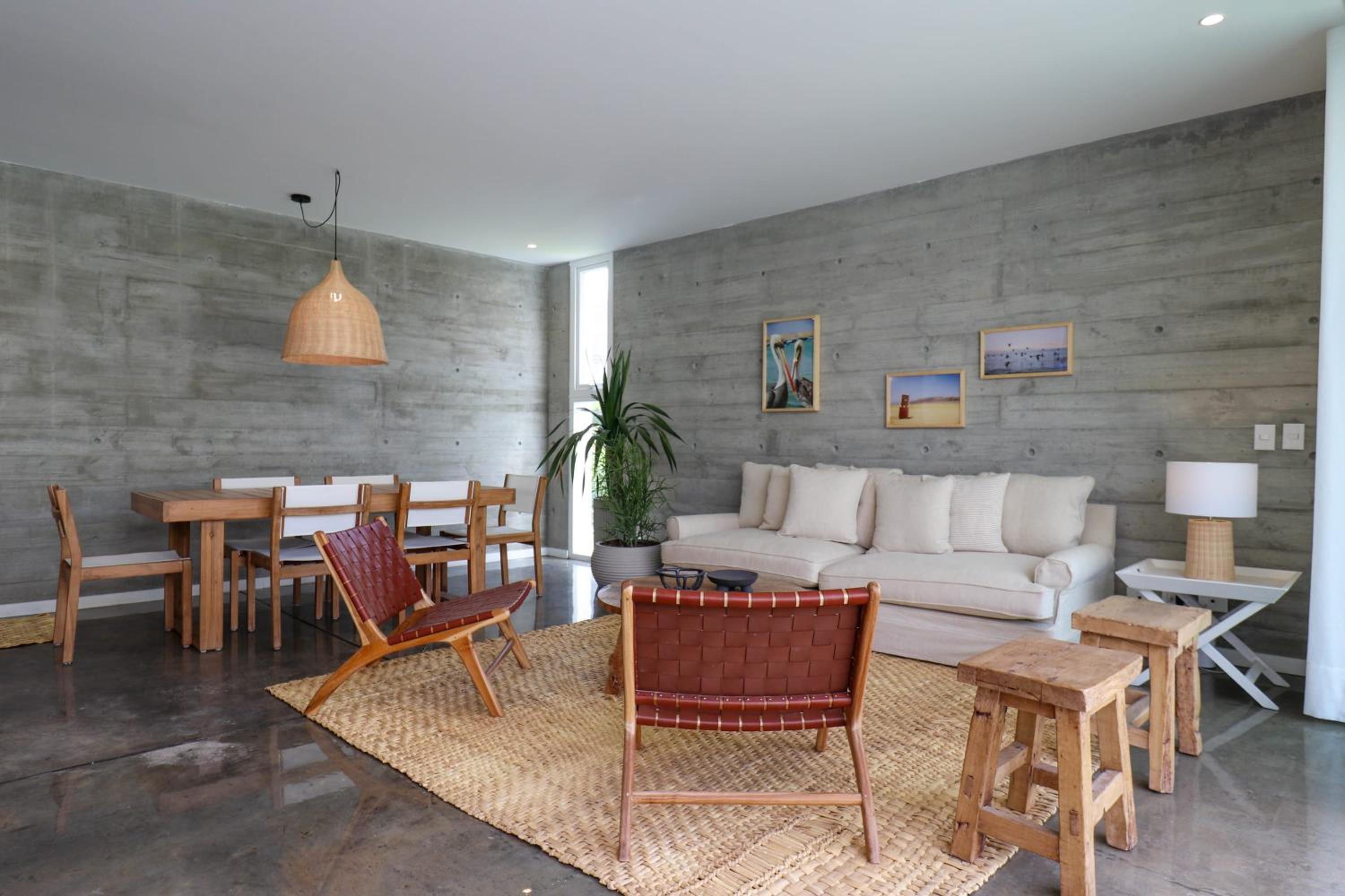 J Home 4BR with Private Pool in Paracas by Wynwood House view 3