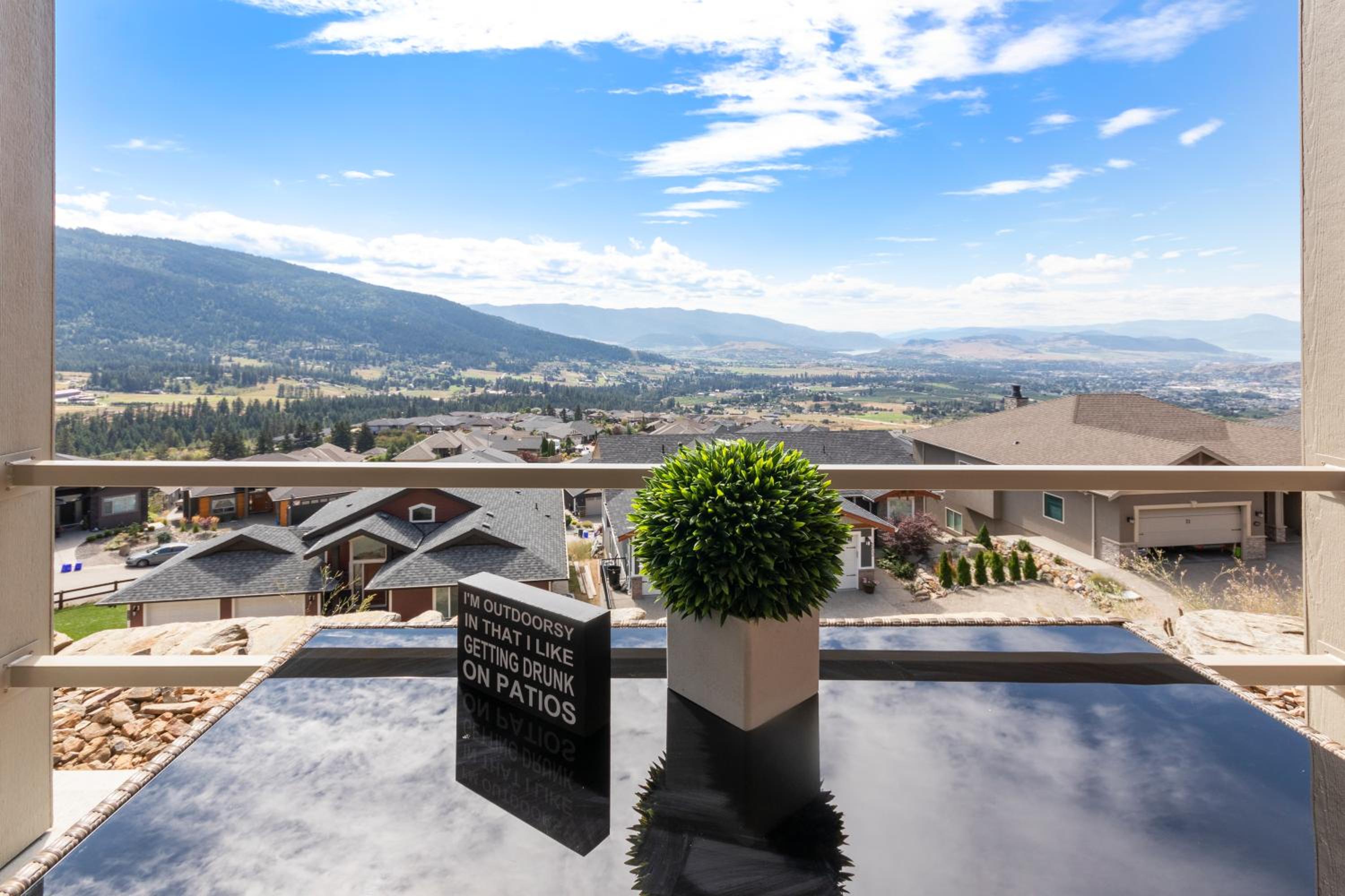 Stunning 5 bed house on Silver Star mountain