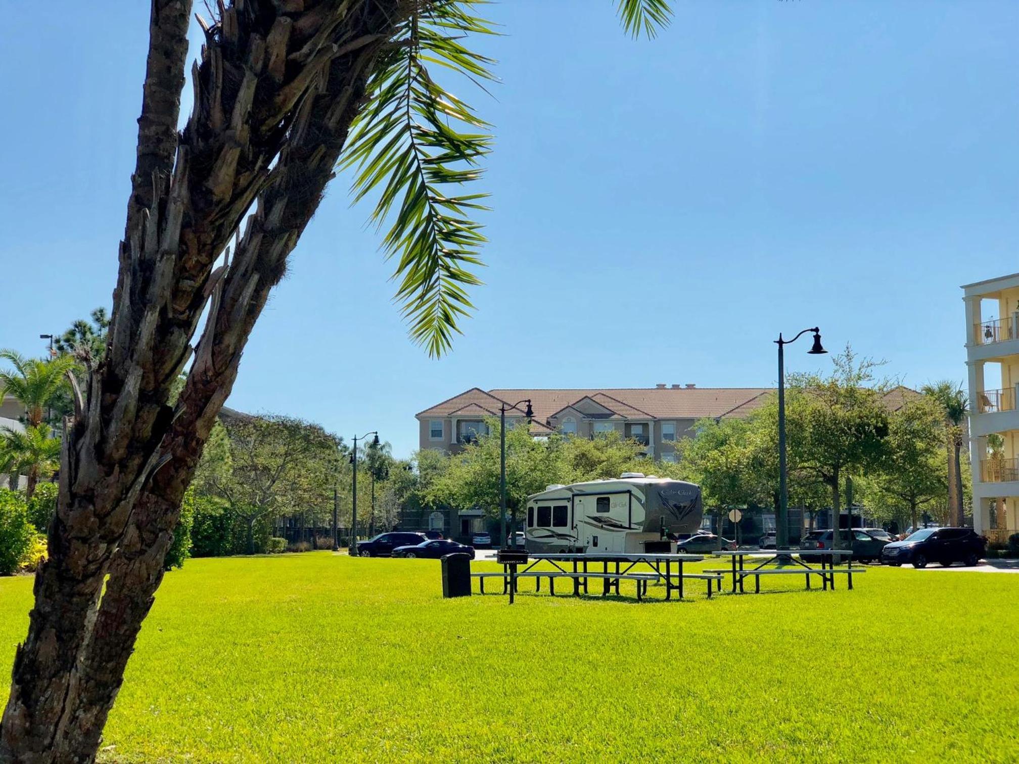 P13# Vista Cay/Lakeview/Newly Renovated/ Walk OCCC