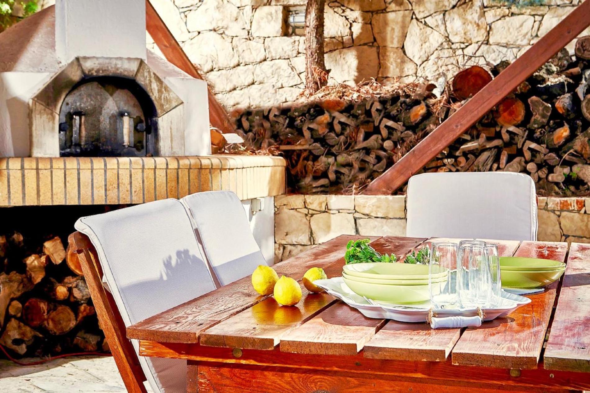 Villa Karteros with private swimming pool