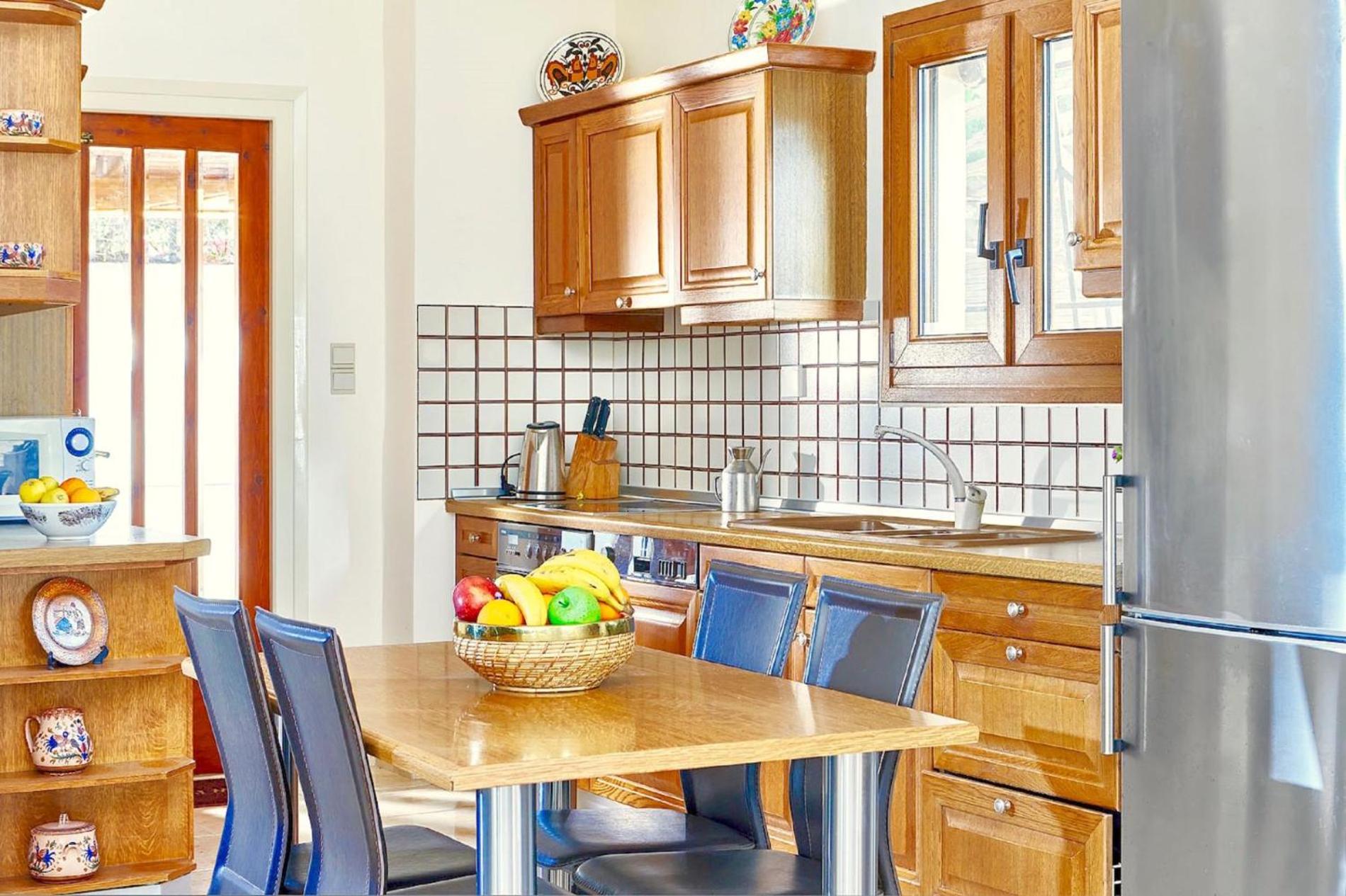 Villa Karteros with private swimming pool