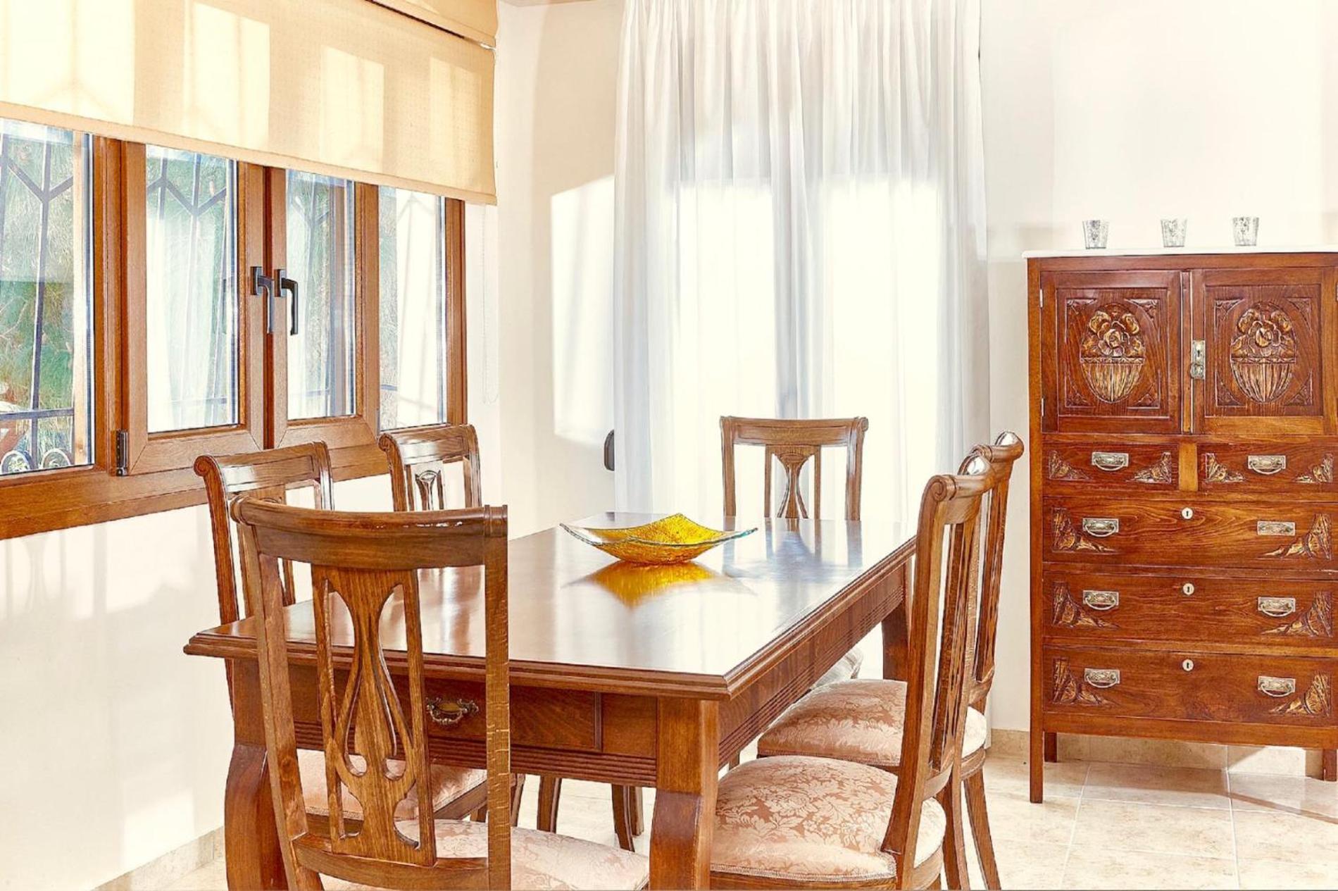Villa Karteros with private swimming pool