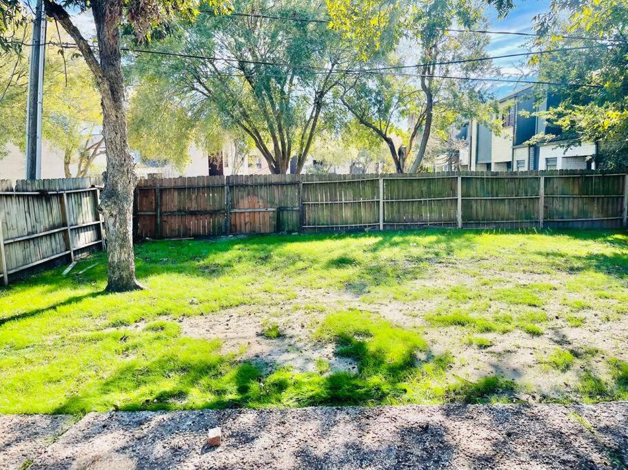 Classic Style Home in Houston Texas 10 mins from The Galleria & 5 min to China Town view 5