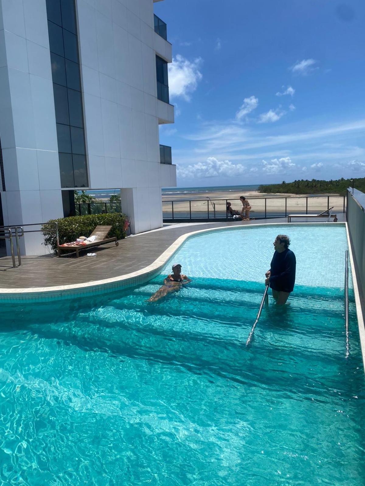 BHS Flat a beira mar 2203