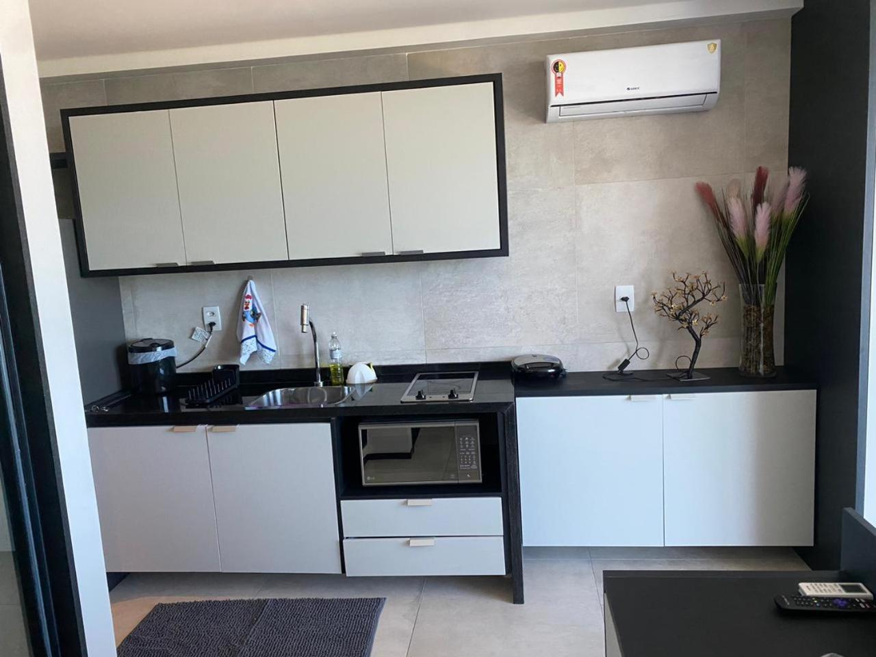 BHS Flat a beira mar 2203