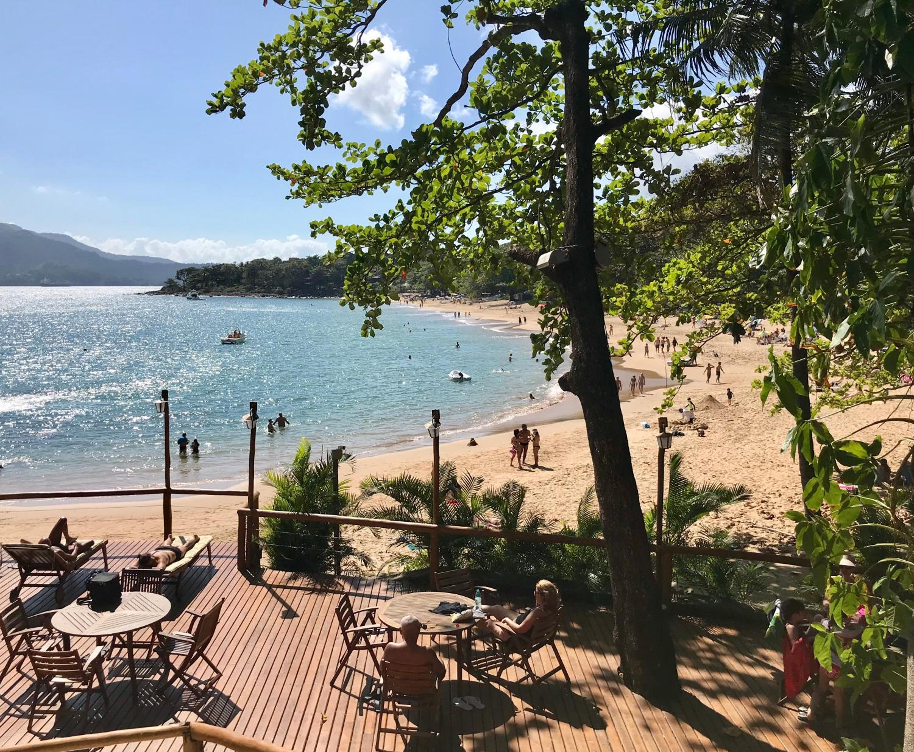 Bangalô duplex em condomínio residencial Ilhabela