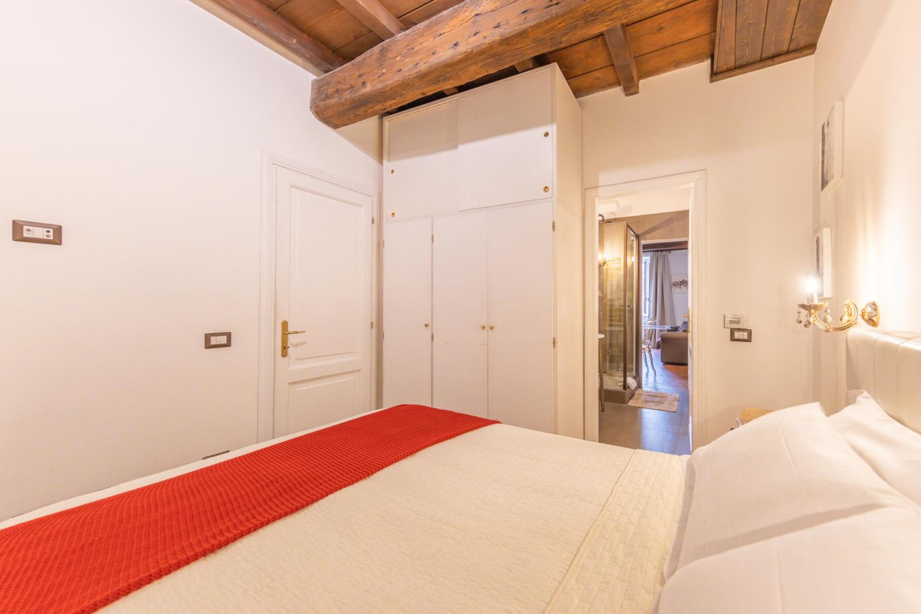 AC21 - Palazzetto Campo de' Fiori