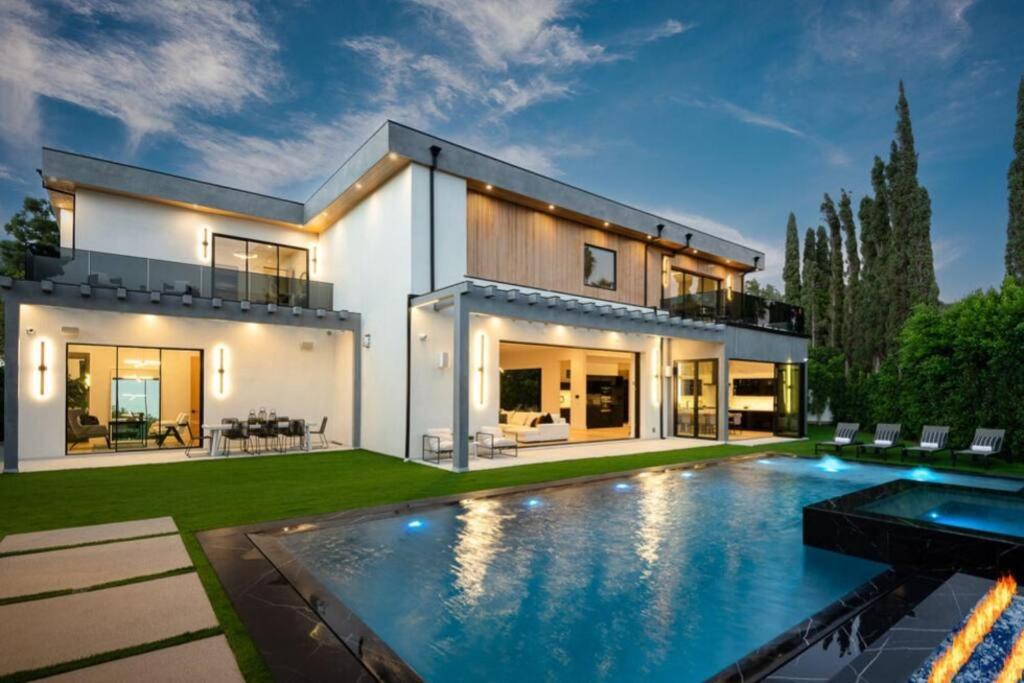 ৎ୭ Hollywood Sign View Manor Lux ৎ୭