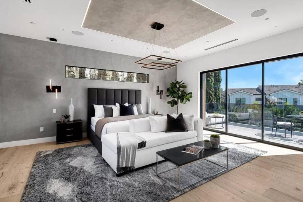 ৎ୭ Hollywood Sign View Manor Lux ৎ୭
