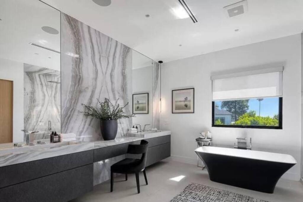 ৎ୭ Hollywood Sign View Manor Lux ৎ୭