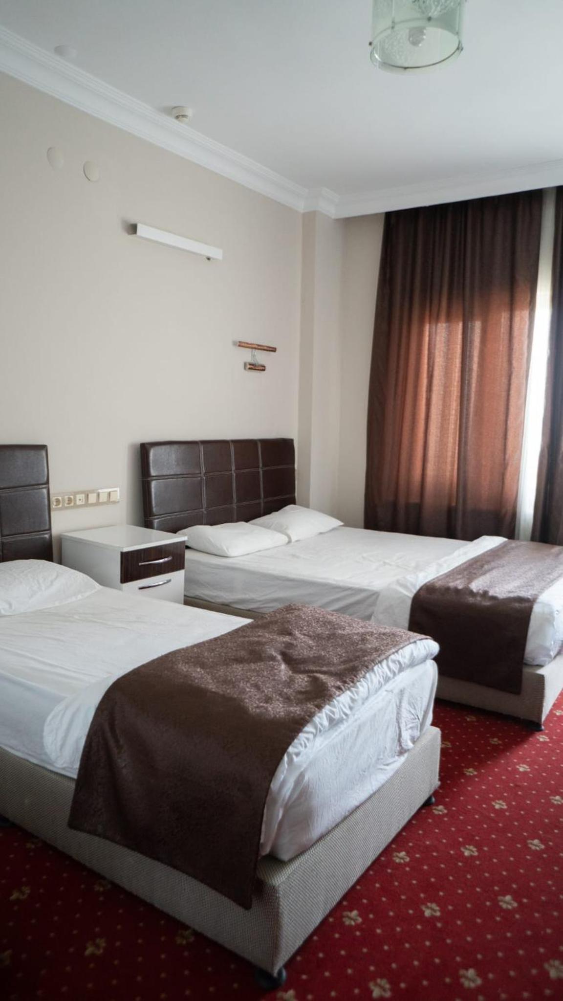 Blue Lake Otel