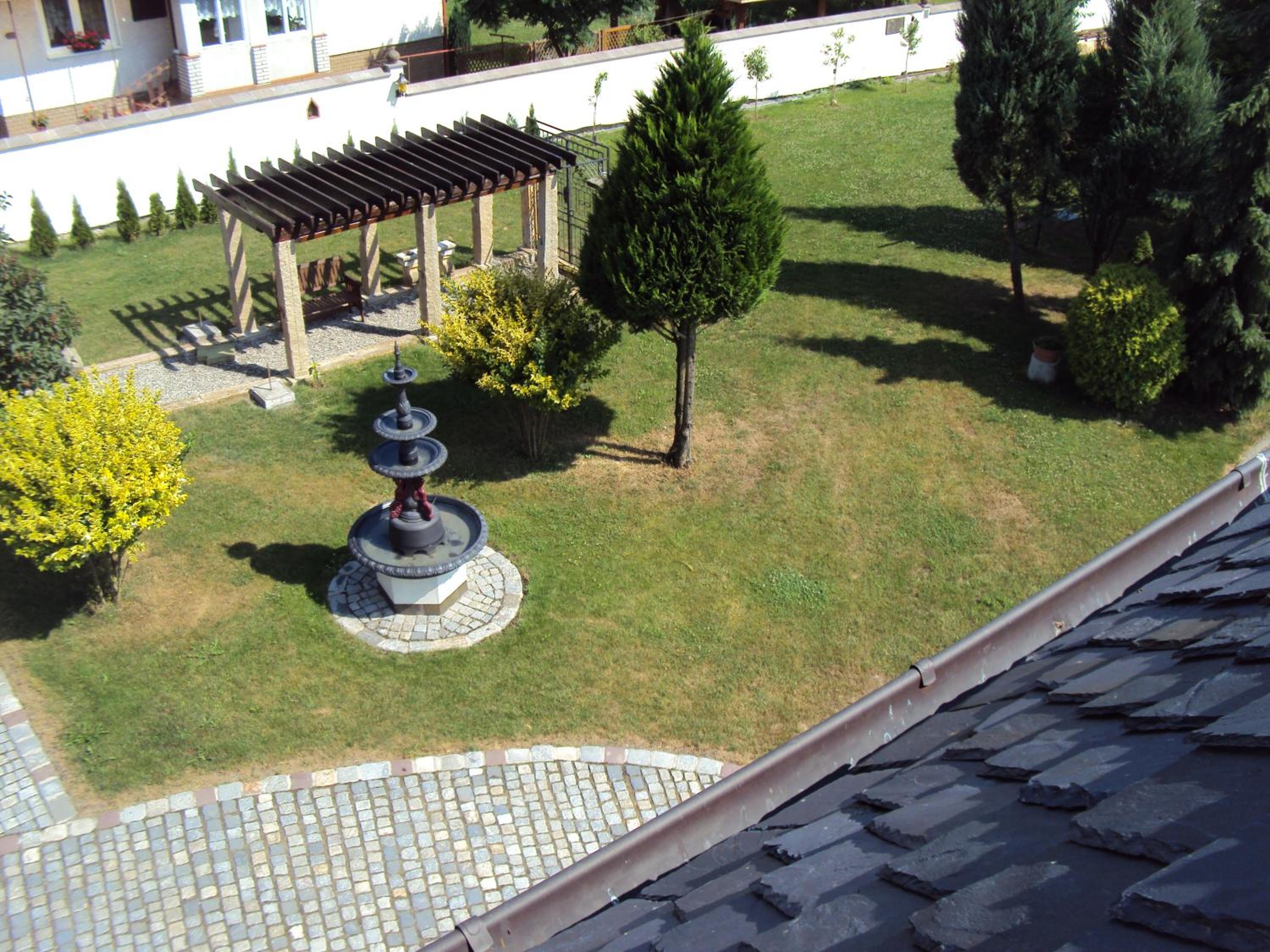 Photo 32