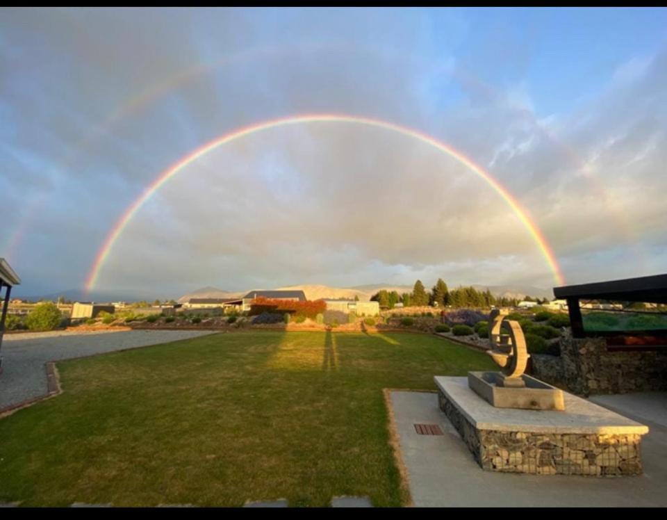 LH Twizel Fountain Retreat view 2