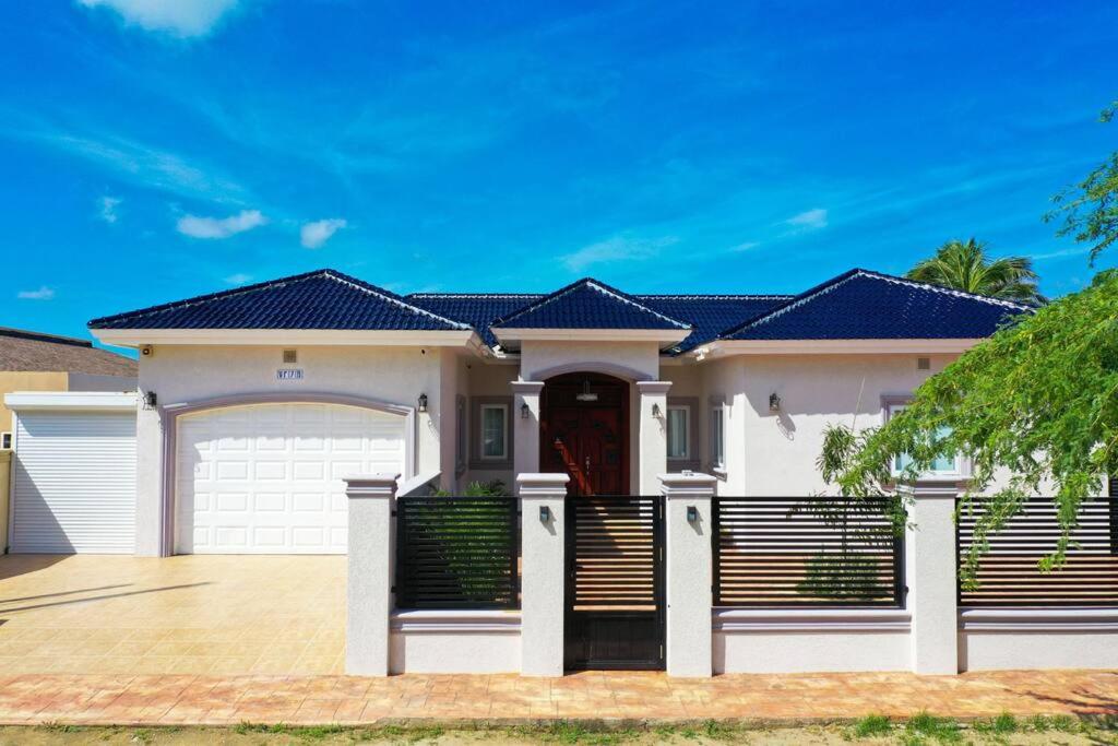 Westpunt Holiday Home