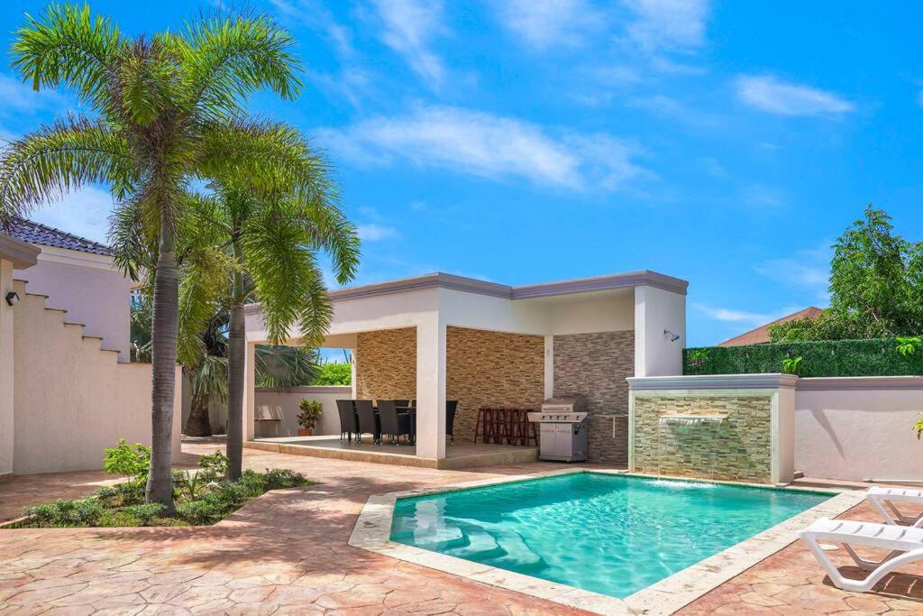 Westpunt Holiday Home