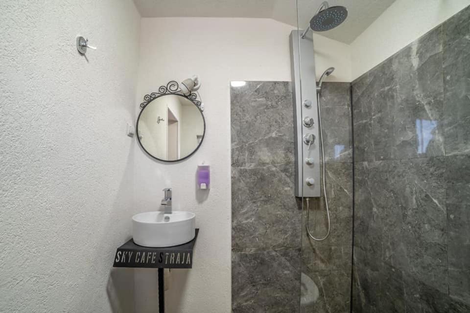 Photo 41