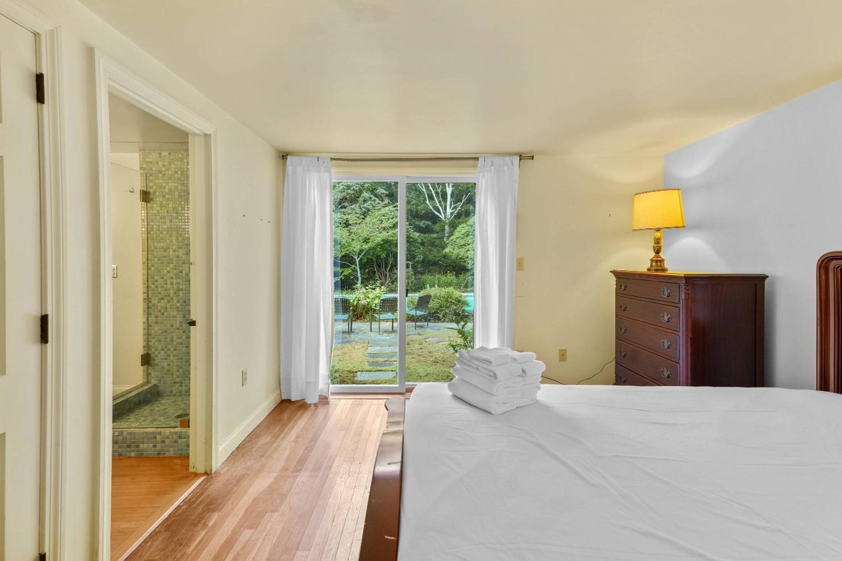 Falmouth Breeze Escape view 3