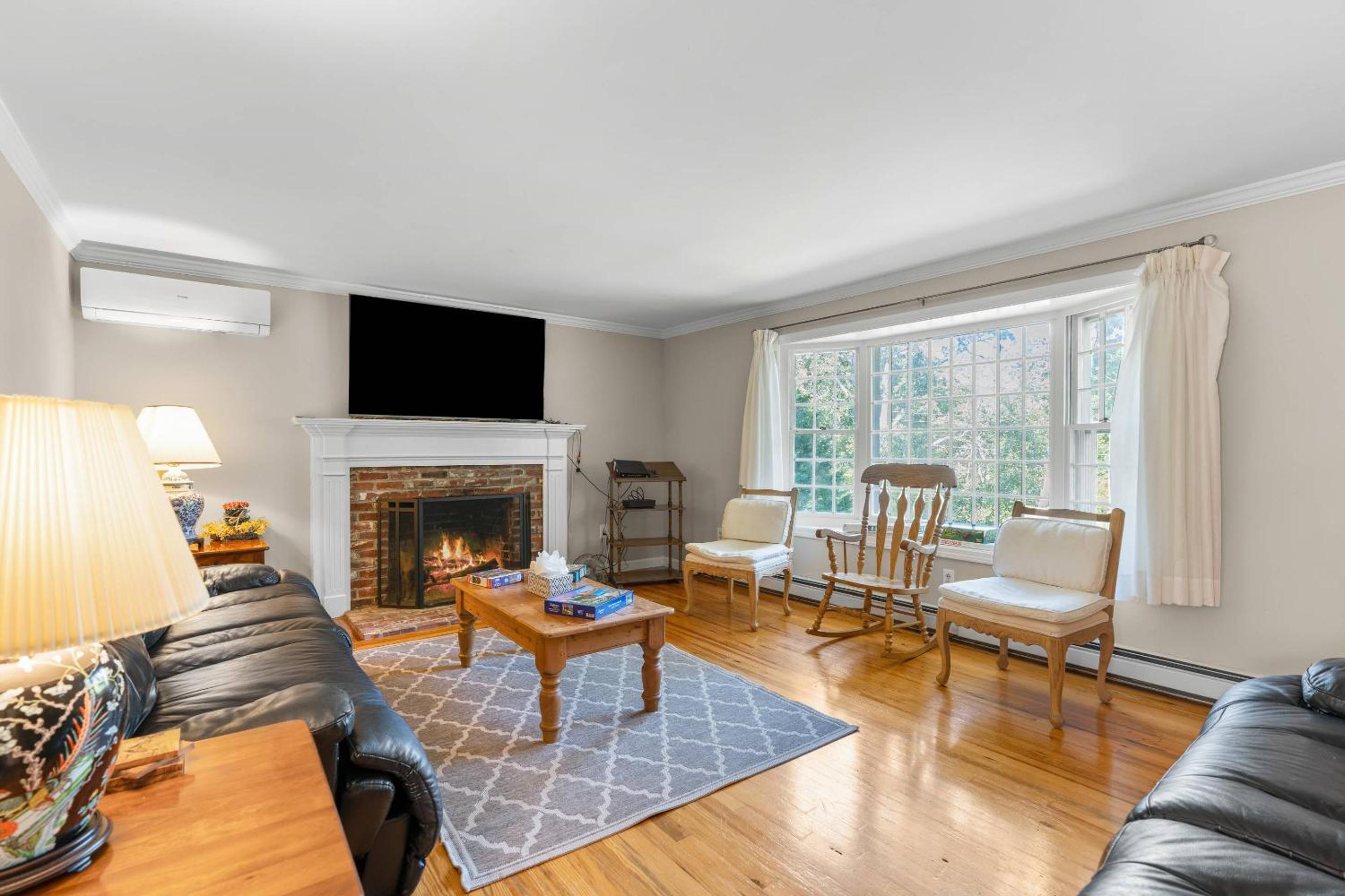 Harwich Retreat, Private Pool, Beach nearby, Family Home view 5