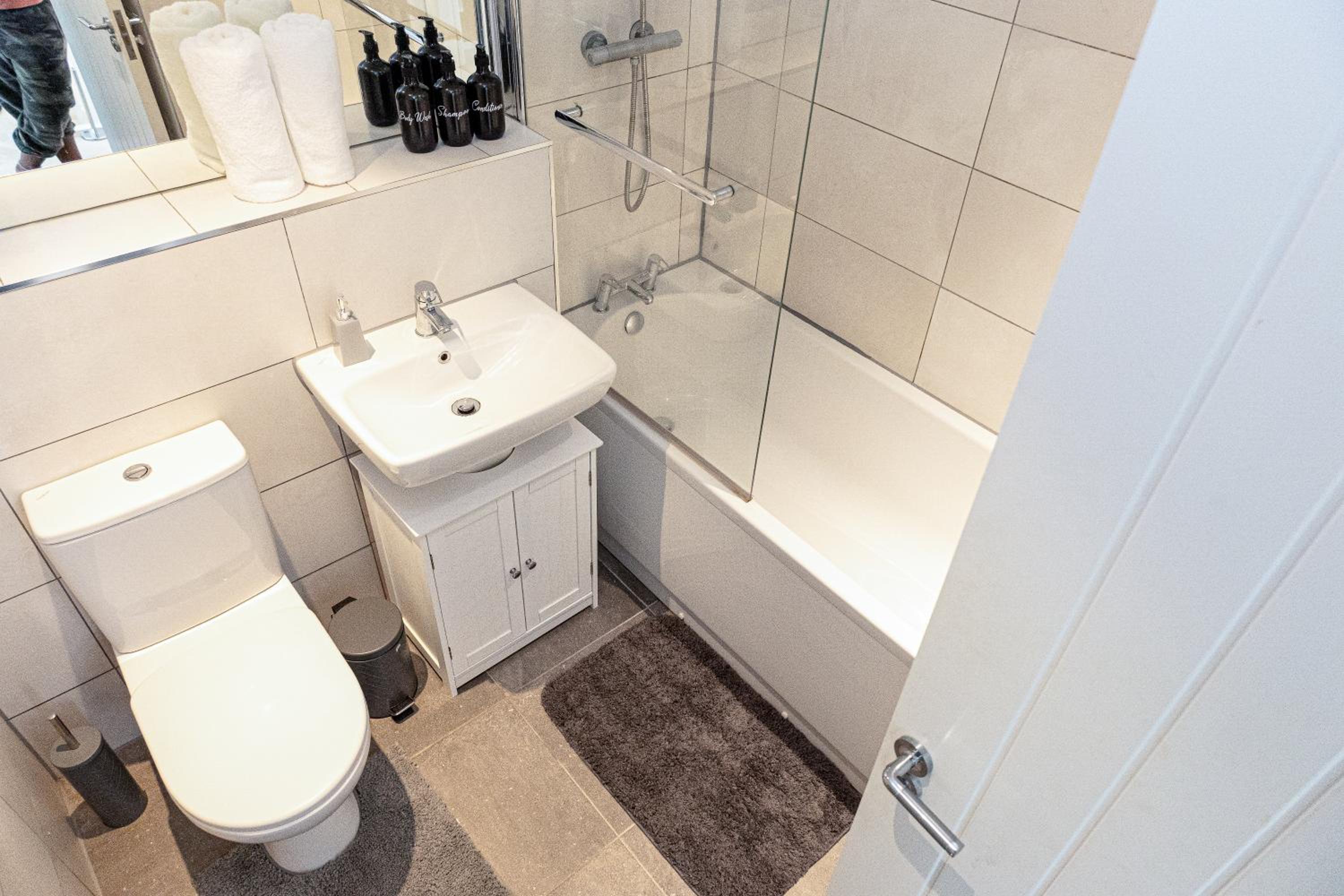 Private room in a new build view 5