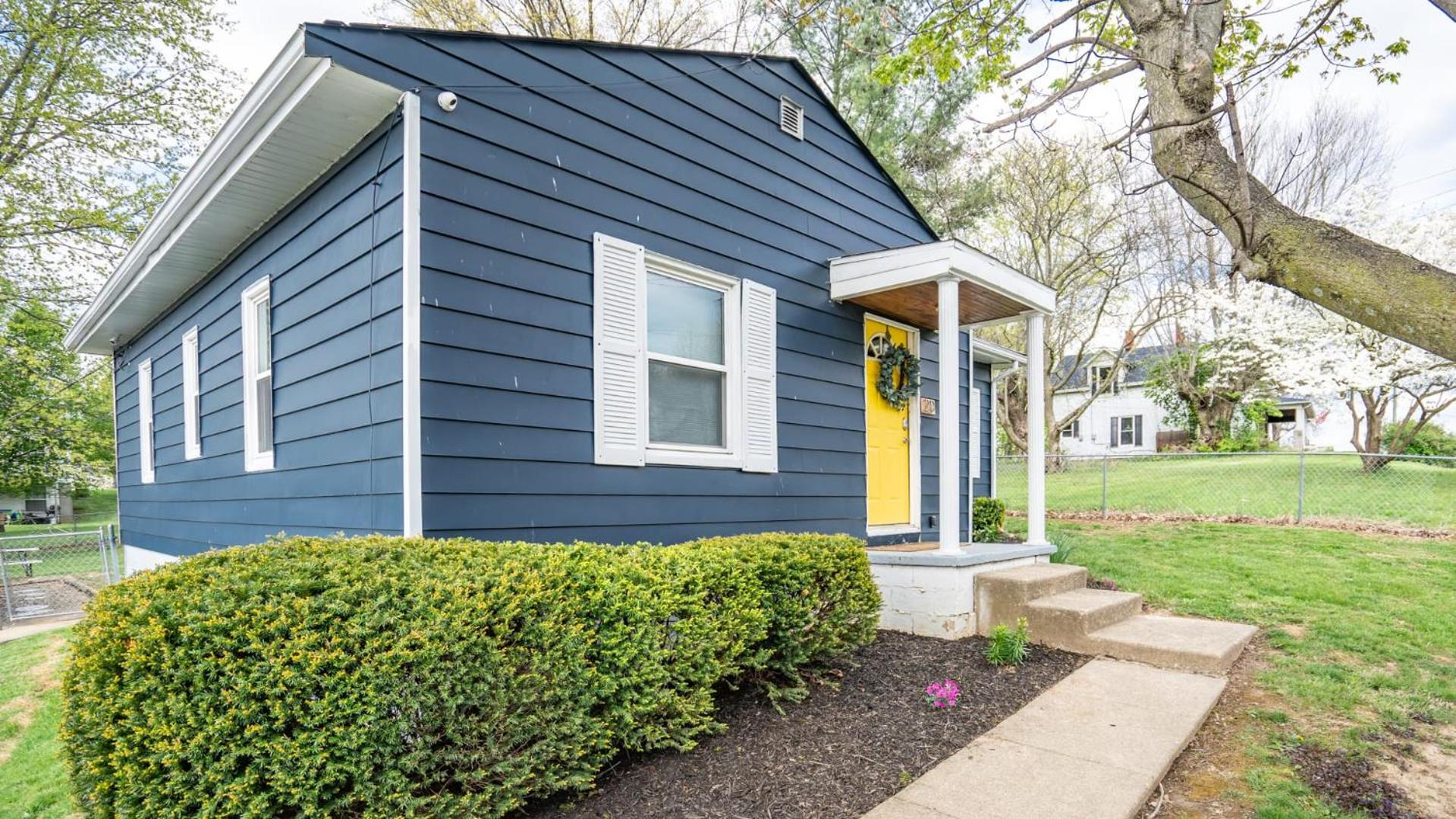 Elegant Williamstown Home 5 minutes to Ark view 2