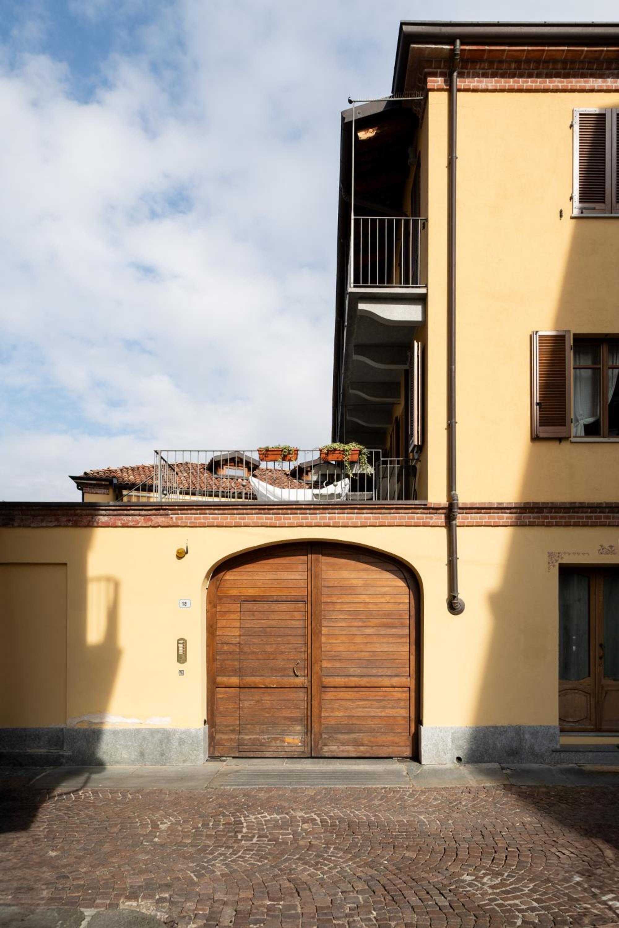 Casa da Anna, incantevole nel cuore di Alba, alloggio di design - parcheggio photo 3