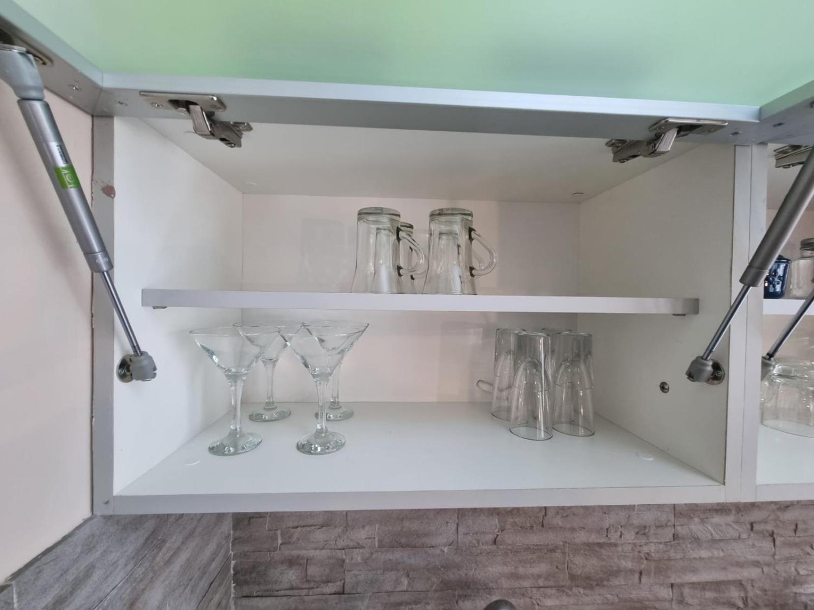Hawaii- 2 bdr, Arena, Sava centar, FREE PARKING
