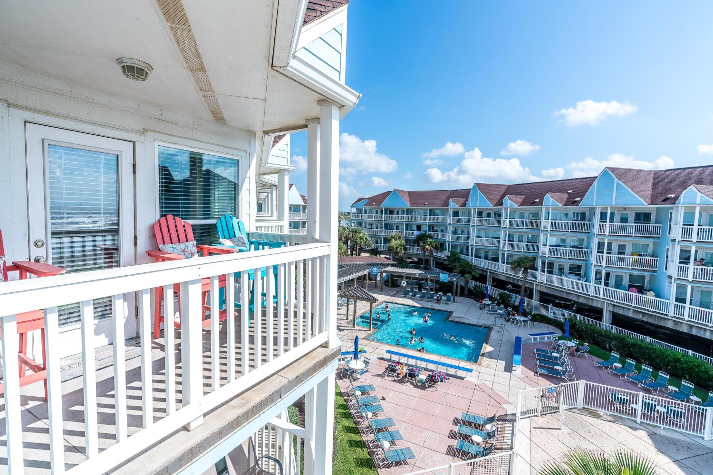 Octopus Gardens Private Boardwalk to the Beach Great Gulf views view 3