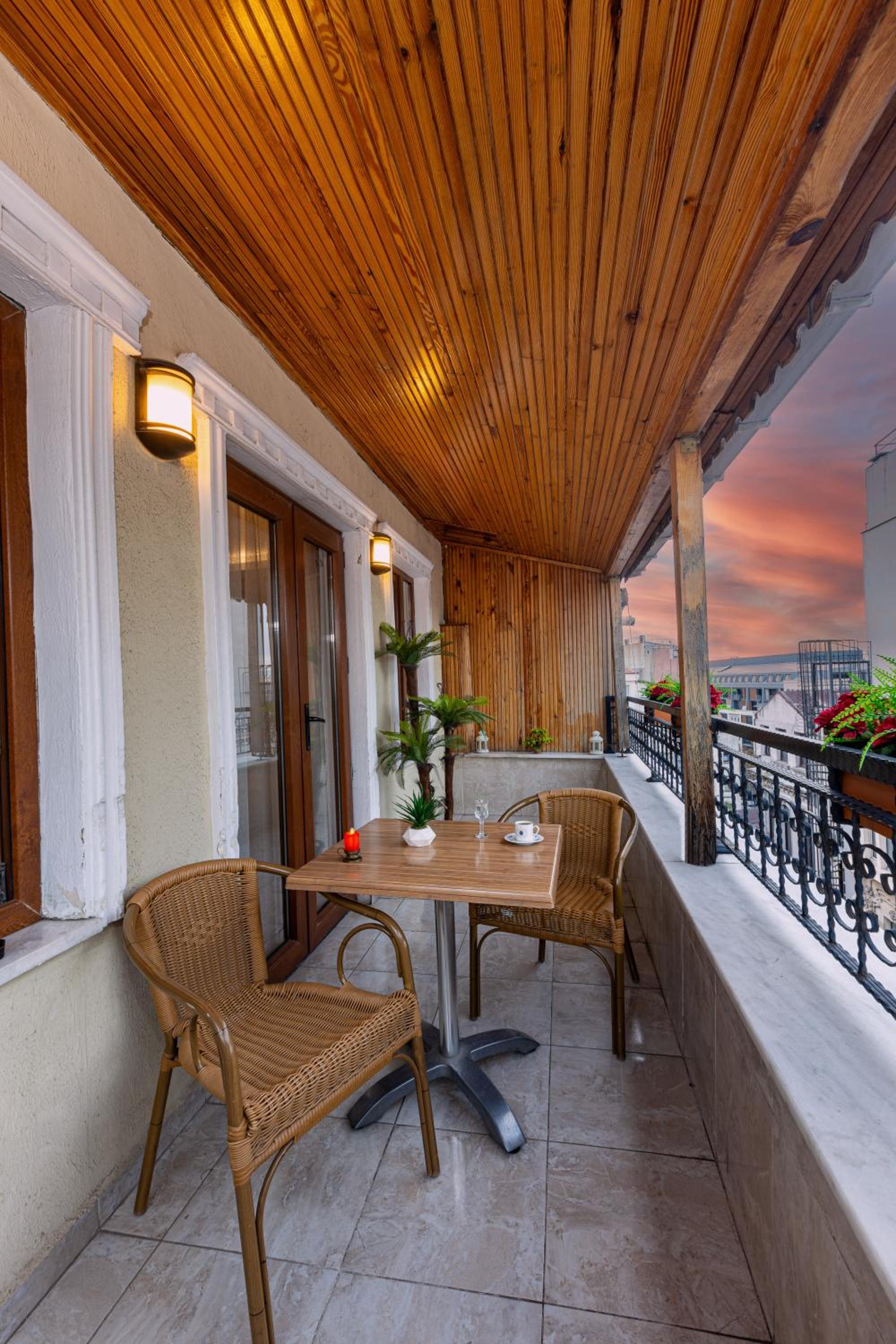 LINNGA HOTEL & SUITE - Image 38