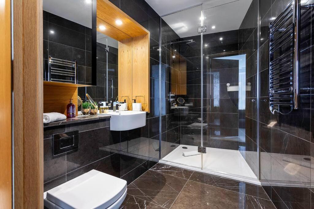 Panoramic balcony luxury condo