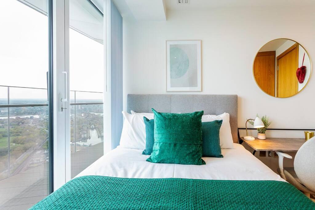 Panoramic balcony luxury condo