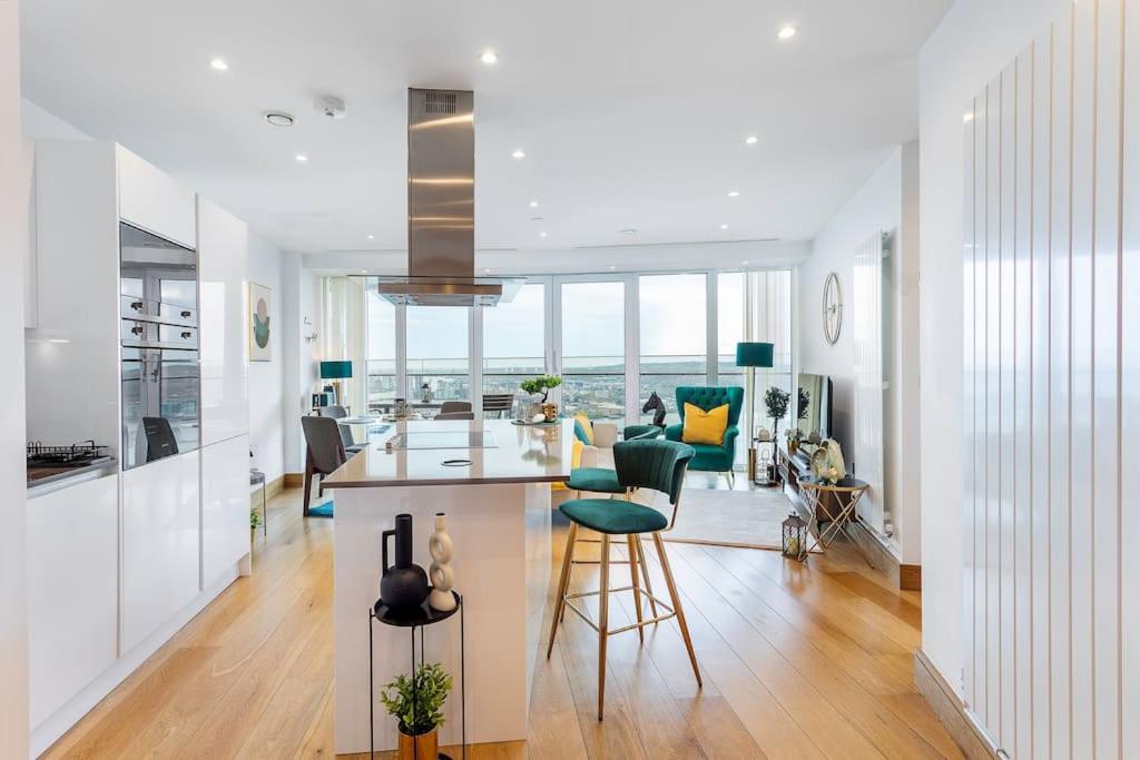 Panoramic balcony luxury condo